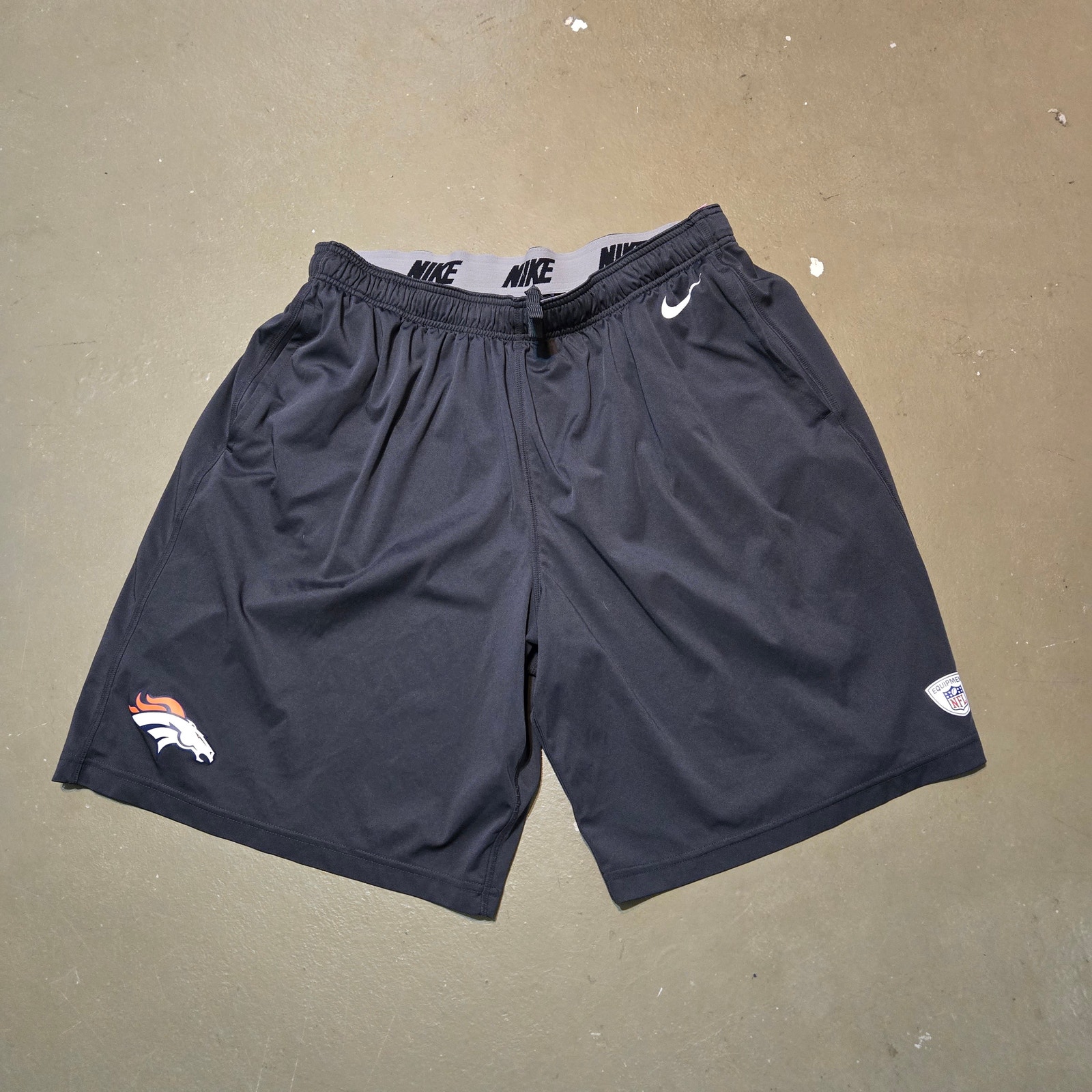 Nike Dri-Fit NFL Training Equipment Denver Broncos Gray Shorts Men's Size XXL
