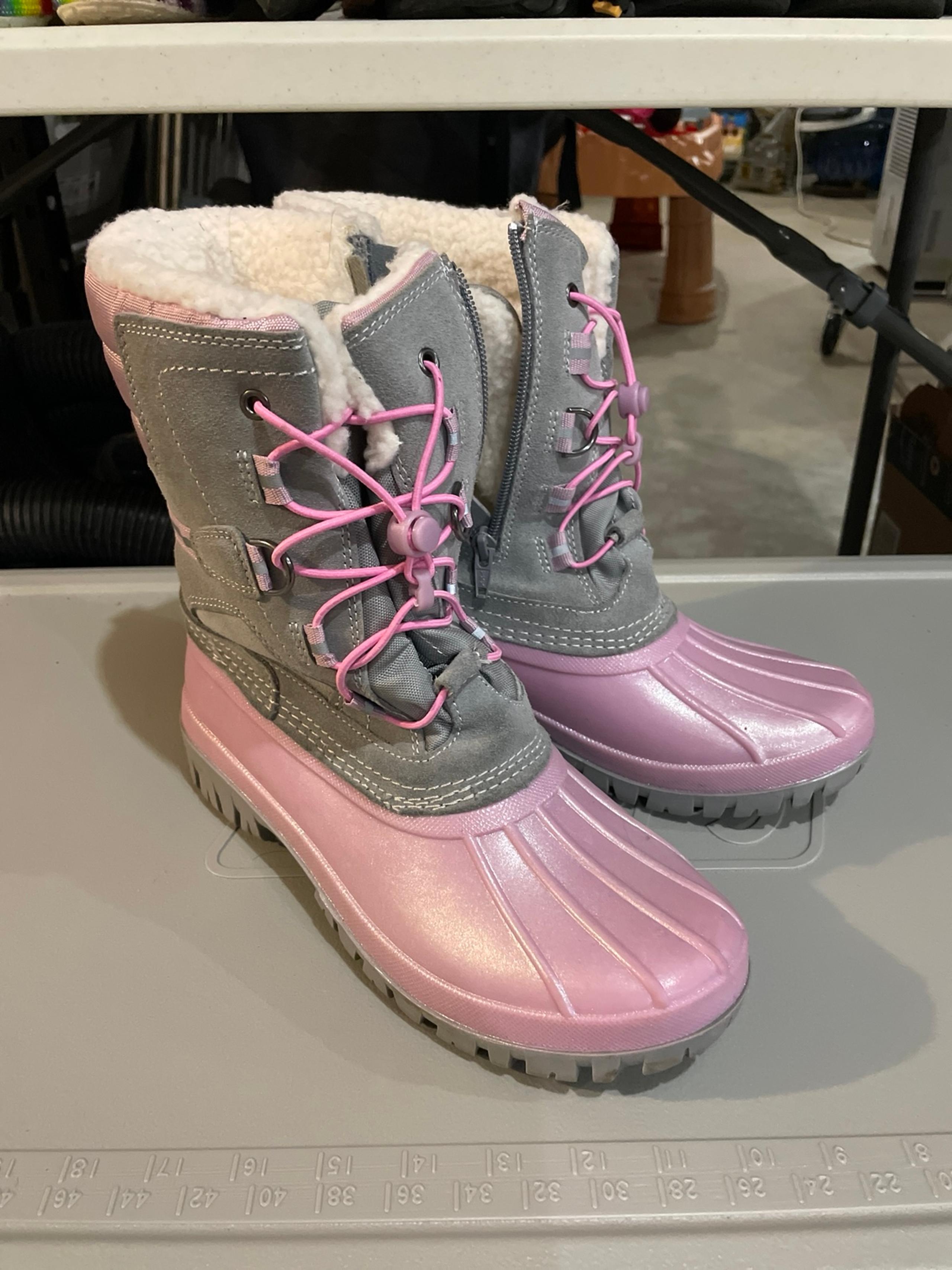 Land’s End pink & grey snow boots women size 6 like new, shearling like lining