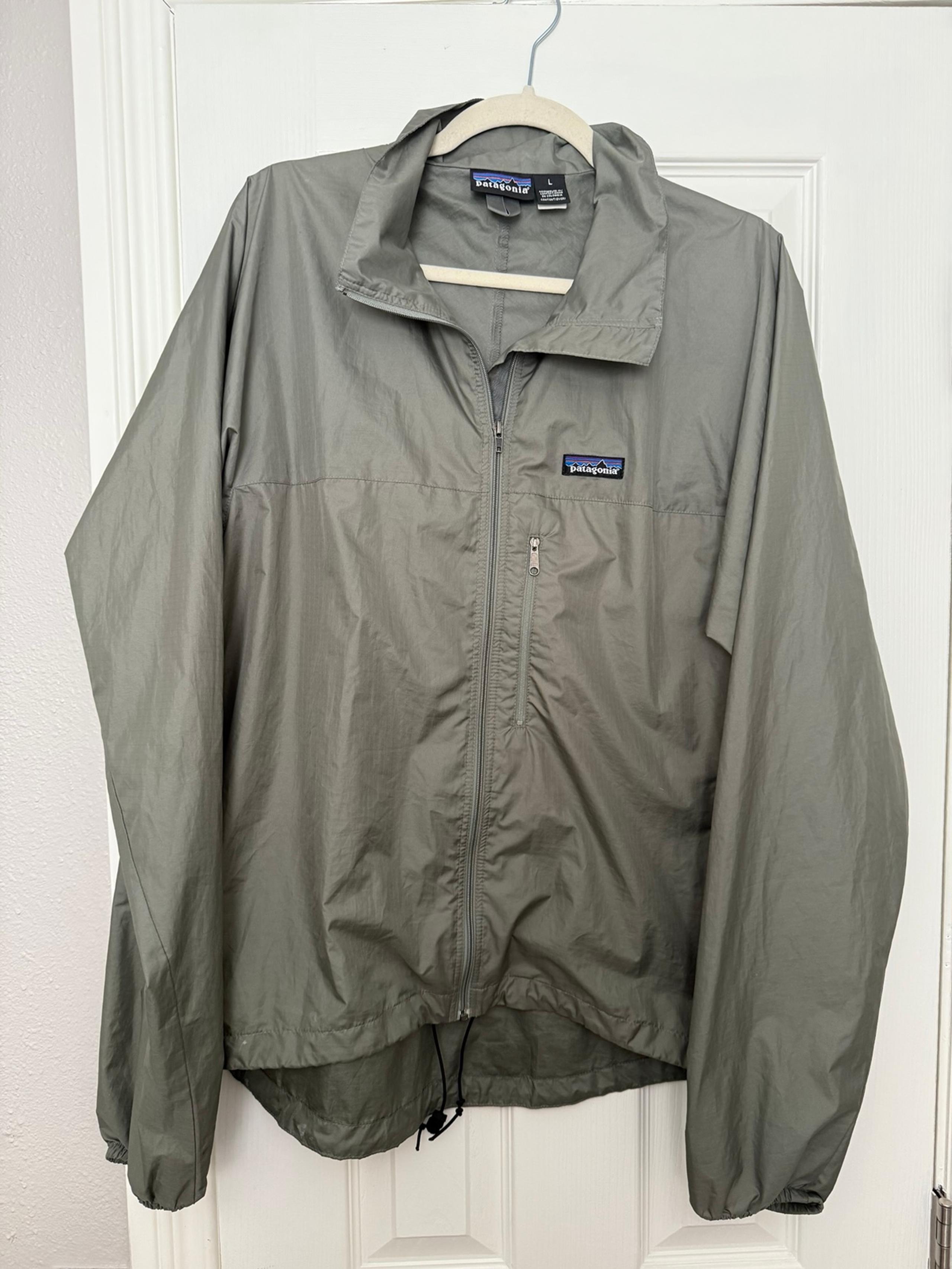 Patagonia Men’s Green Windbreaker Size Large