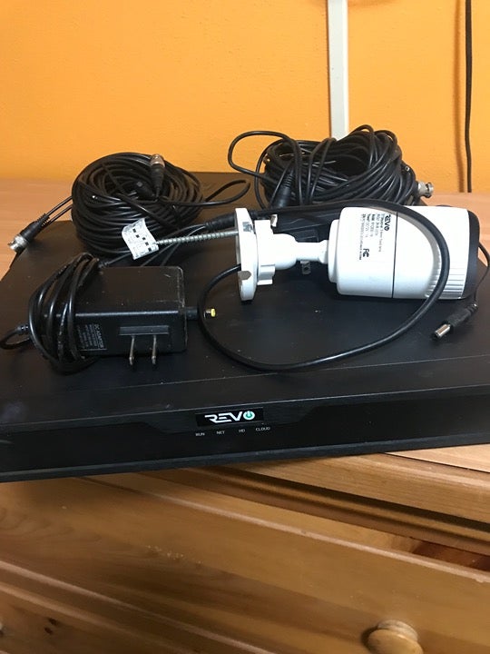 Revo dvr plus 2 cameras all cords