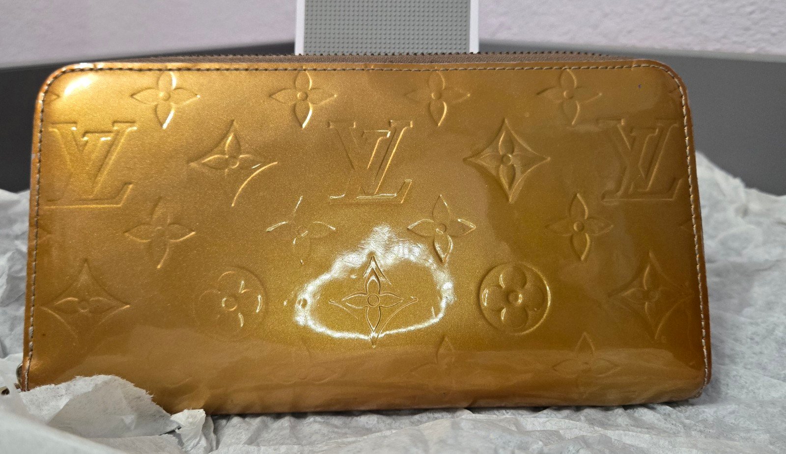 Louis Vuitton Vernis zipper wallet