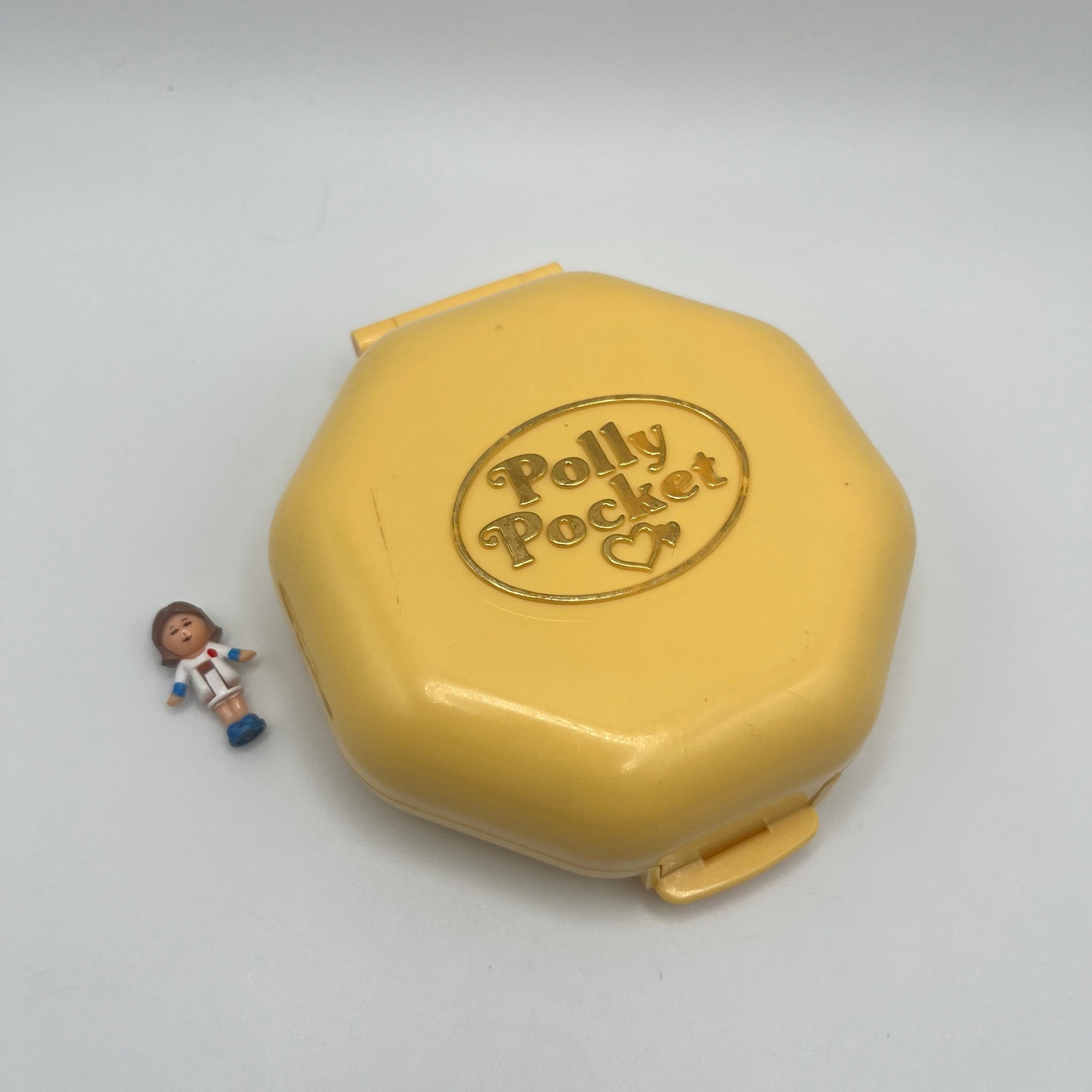 Polly Pocket Polly's Hair Salon 1990 Vintage kids toys almost complete yellow