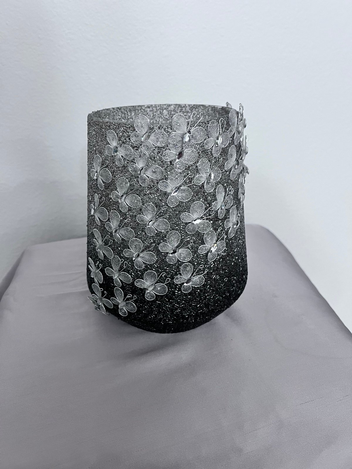 Elegant vase made with mesh fabric resin and fancy stones