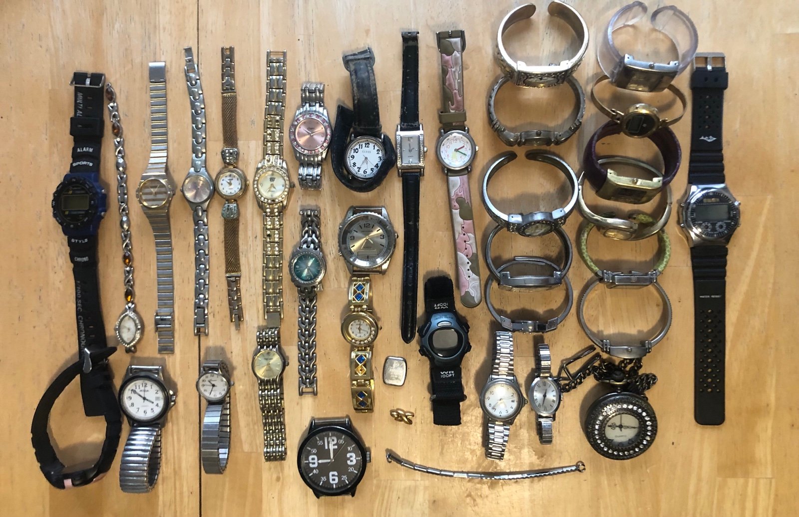 35 Piece Watch Lot For Parts Only-I Don’t Know If Batteries Will Work-As Is