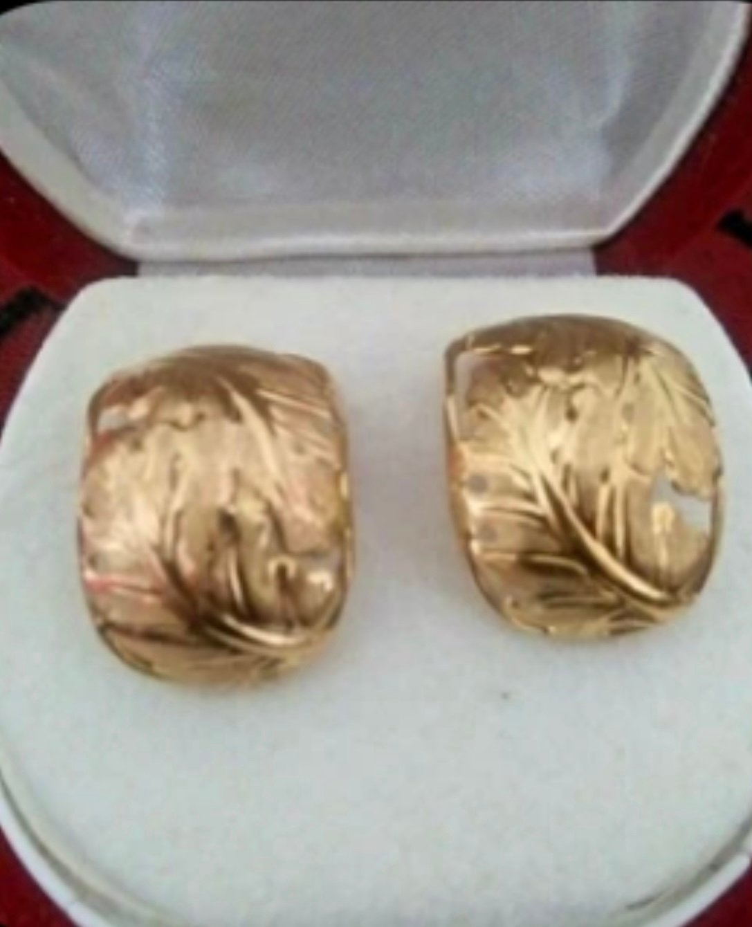 14k Solid Yellow Gold Leaf Earrings