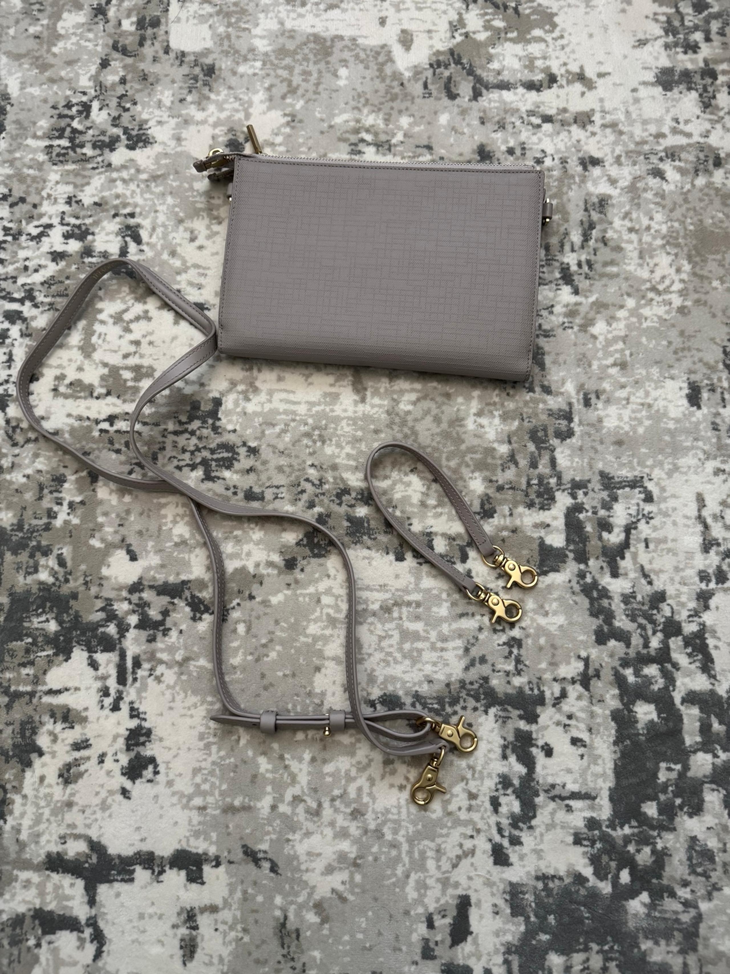 Dagne Dover Crossbody/Clutch