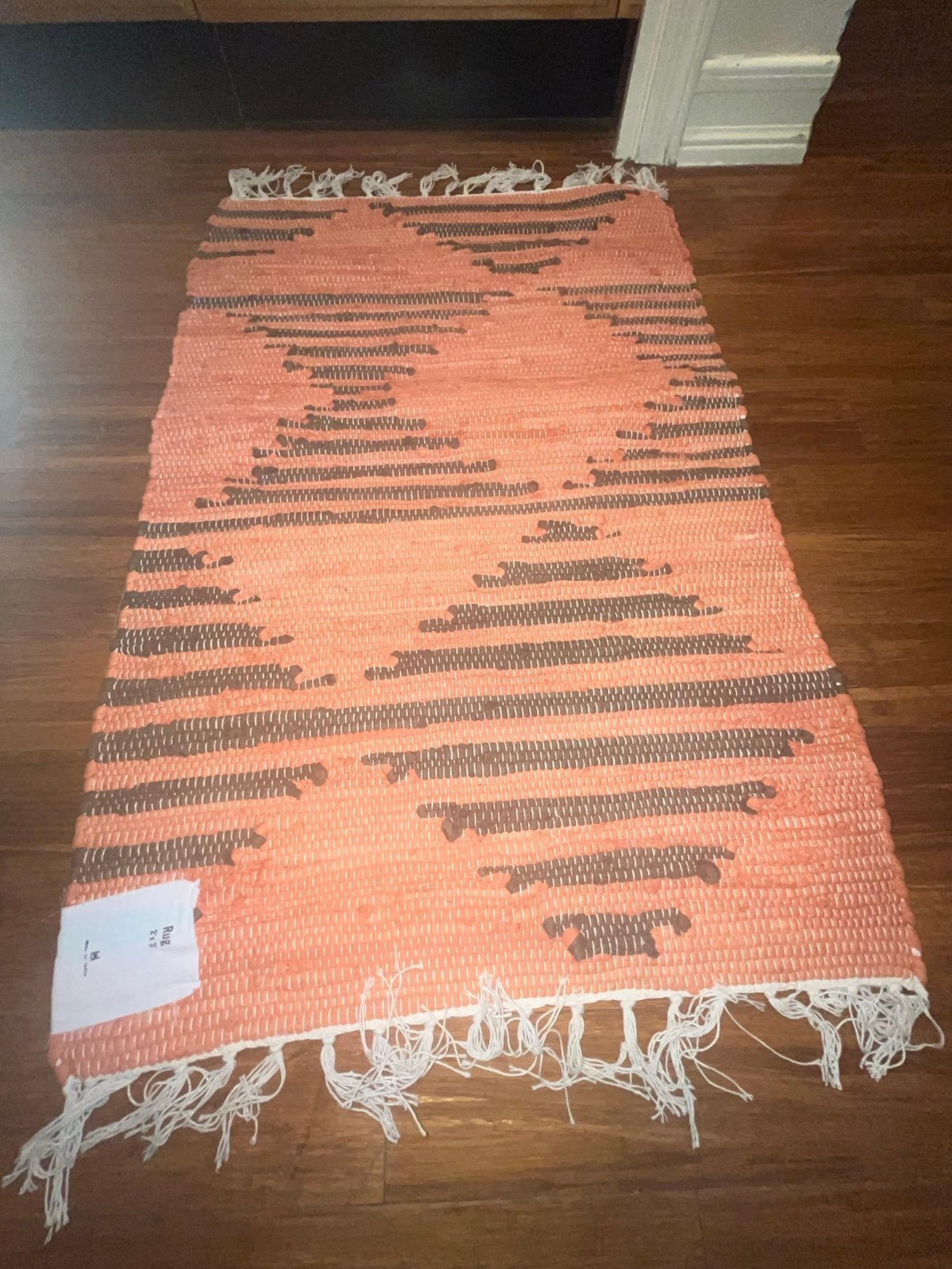 UO HOME Urban Outfitters Orange Area Decor Rug 2’x3’ NWT NEW