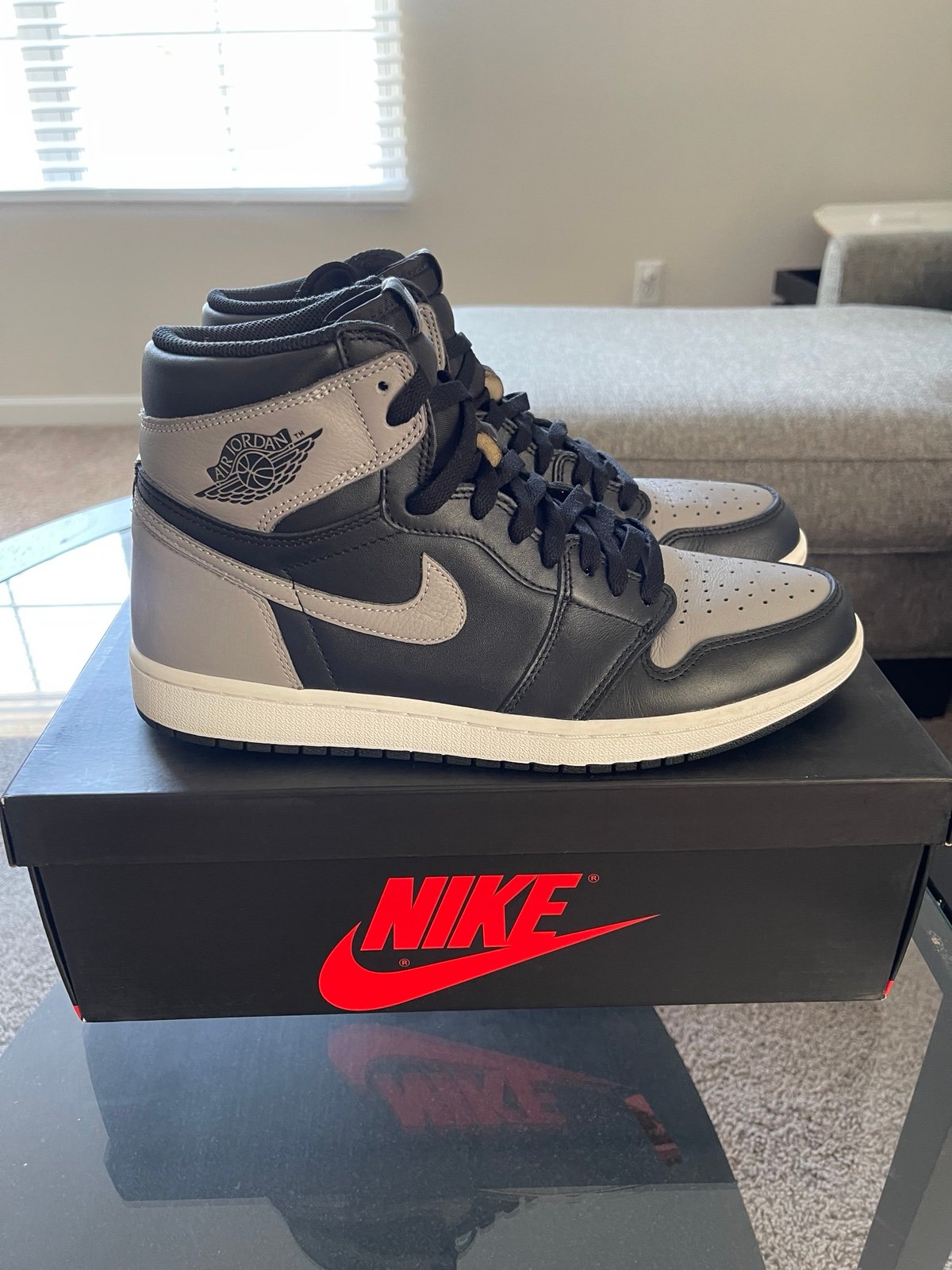 Air Jordan 1 Retro High OG shadow