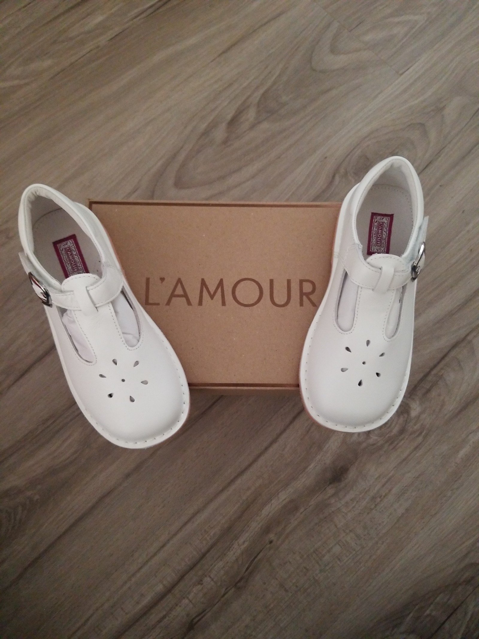 New L'AMOUR Shoes Size 2