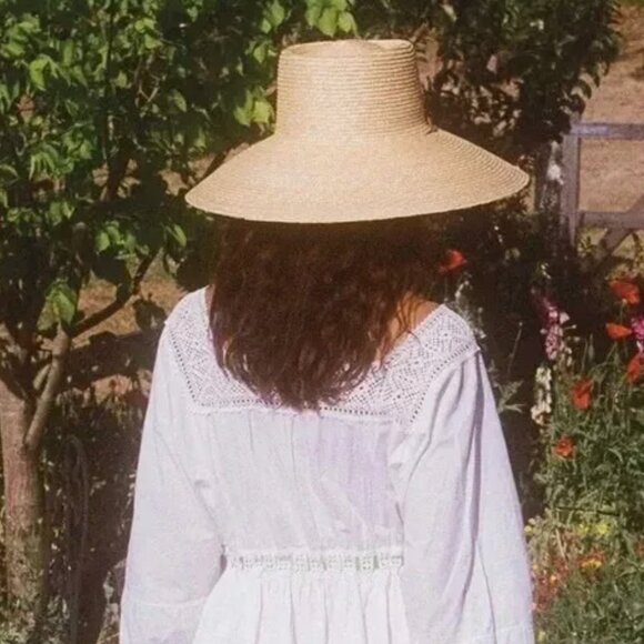 Lack of Color Straw Hat 55CM Small Hand Woven in Ecuador New With Tags