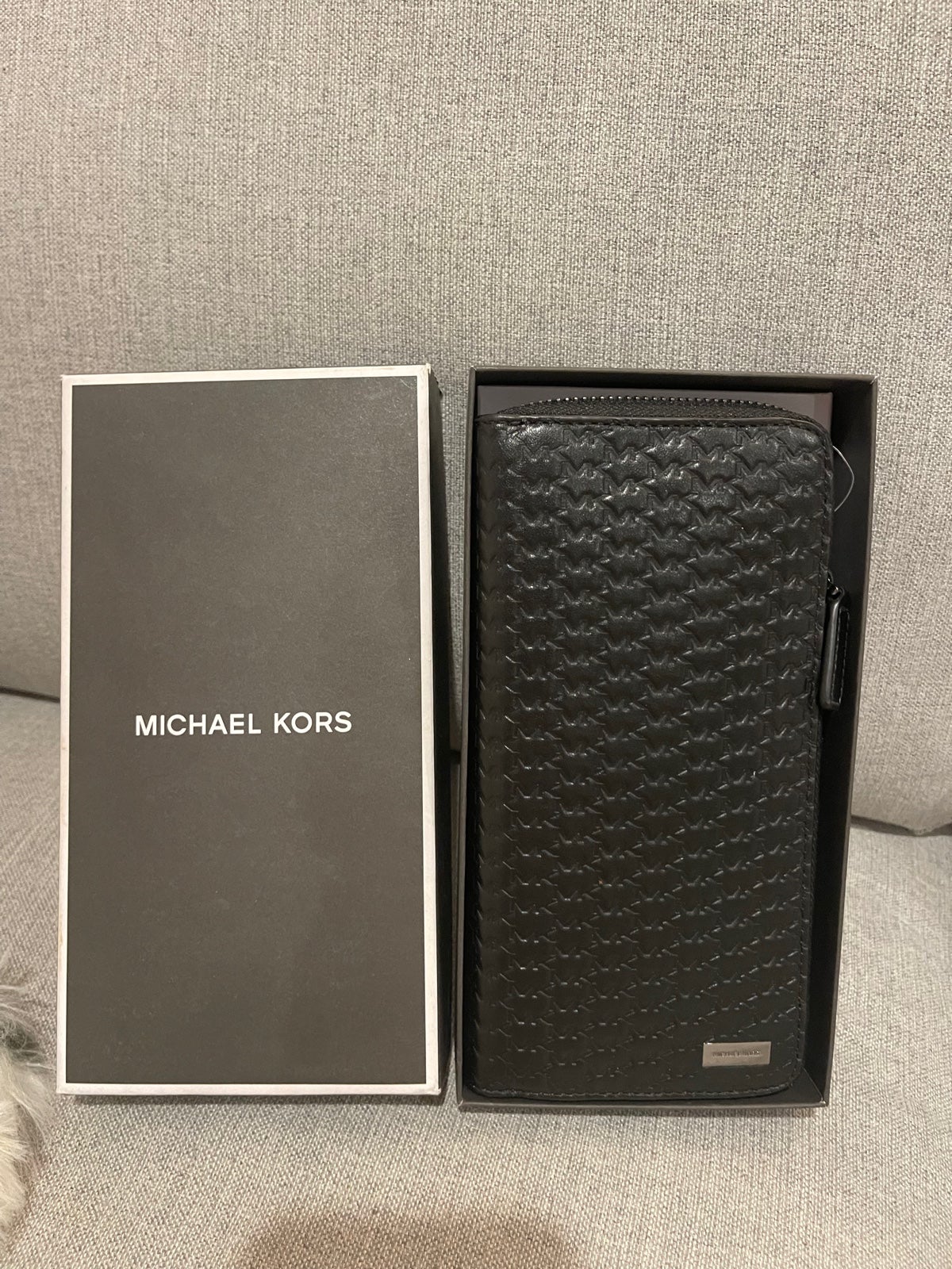Michael Kors Jet Set Mens Tech Zip Around Wallet black