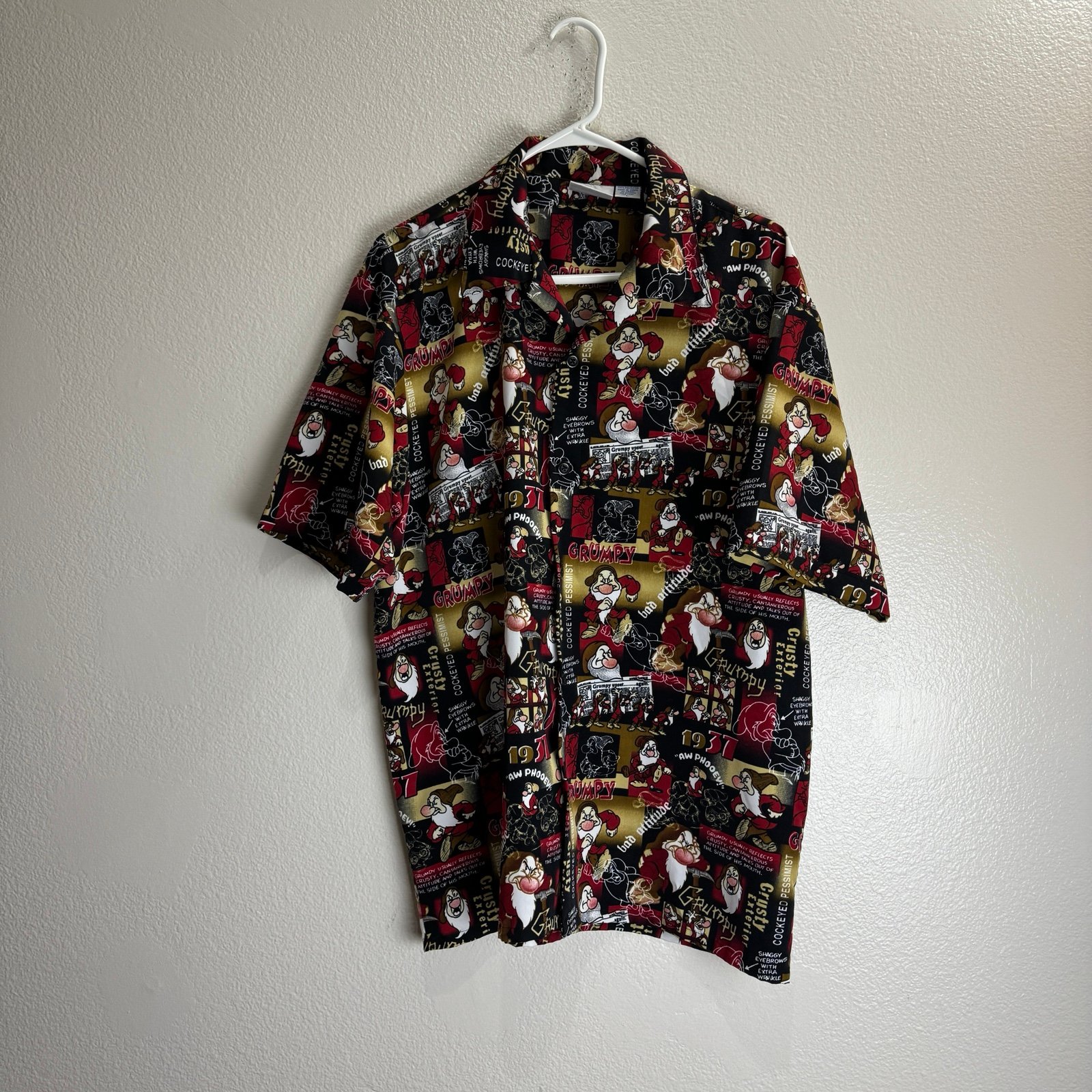 Disneyland Resort Vintage Grumpy Button Up Shirt Size Large