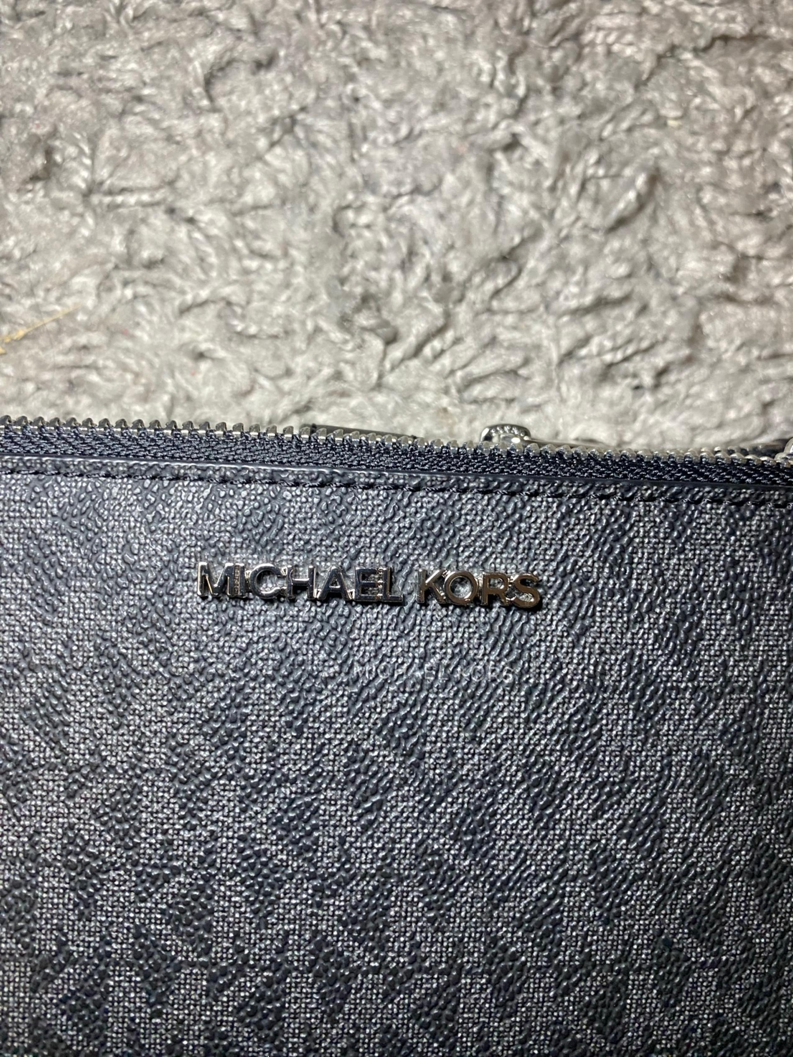 black michael kors wristlet wallet