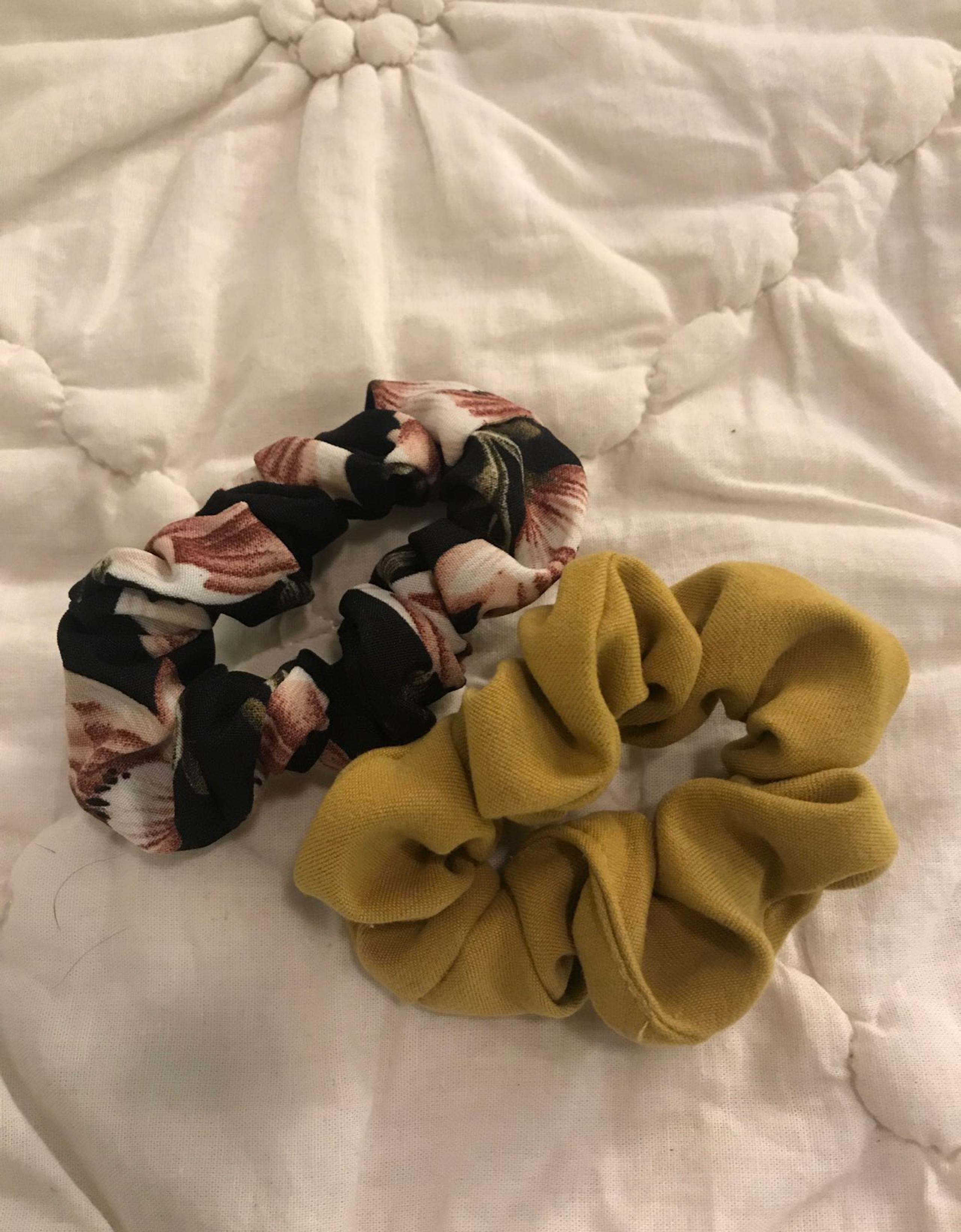 Urban Outfitters Scrunchies