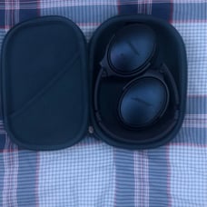 Bose QuietComfort 35 Noise Cancelling II in Navy