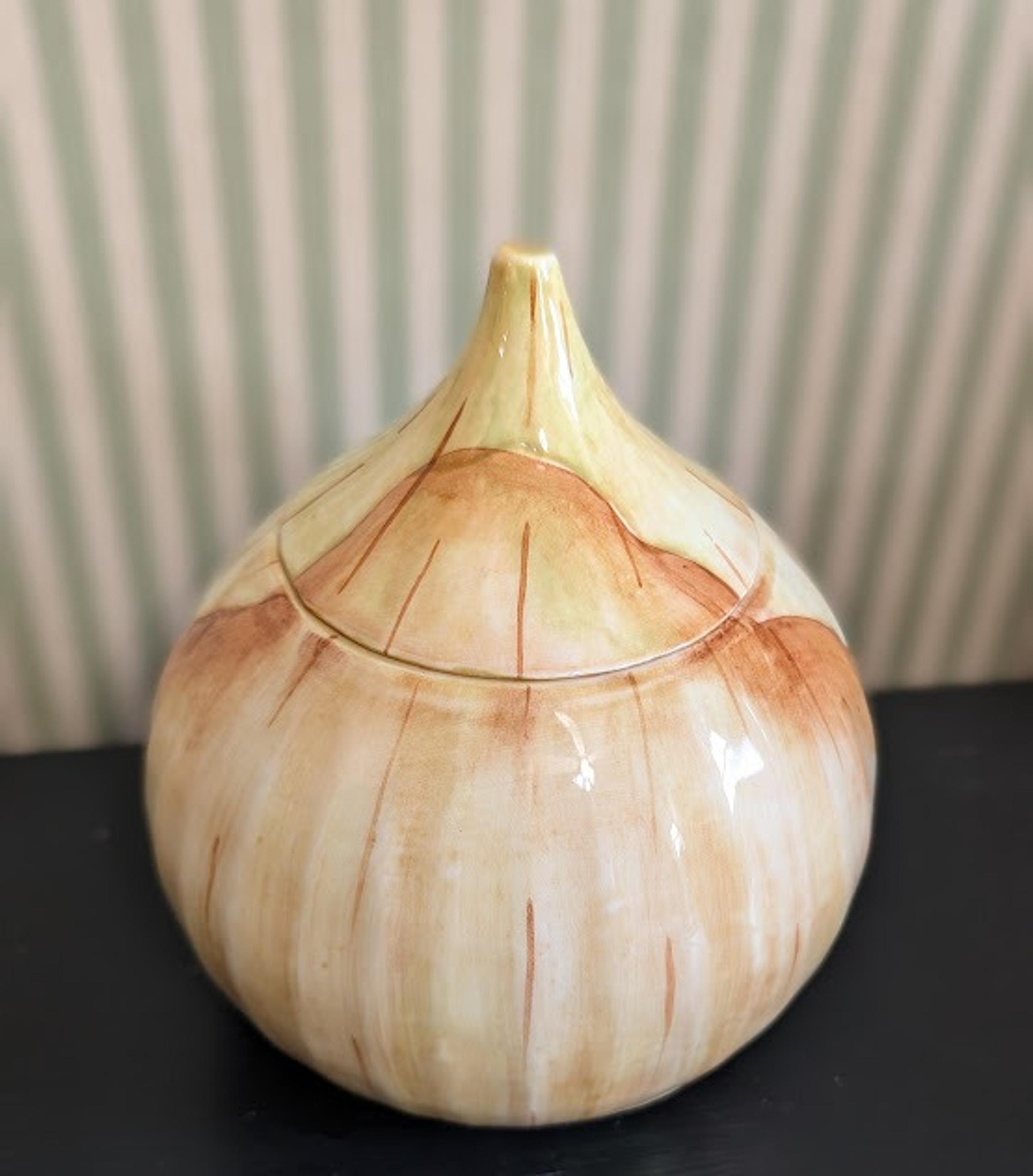 Vintage LES VEGETABLES for Seymour Mann 1989 ONION Lidded Vase