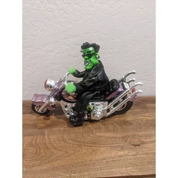 Dandee Frankenstein motorcycle as is sound only Halloween prop cycle