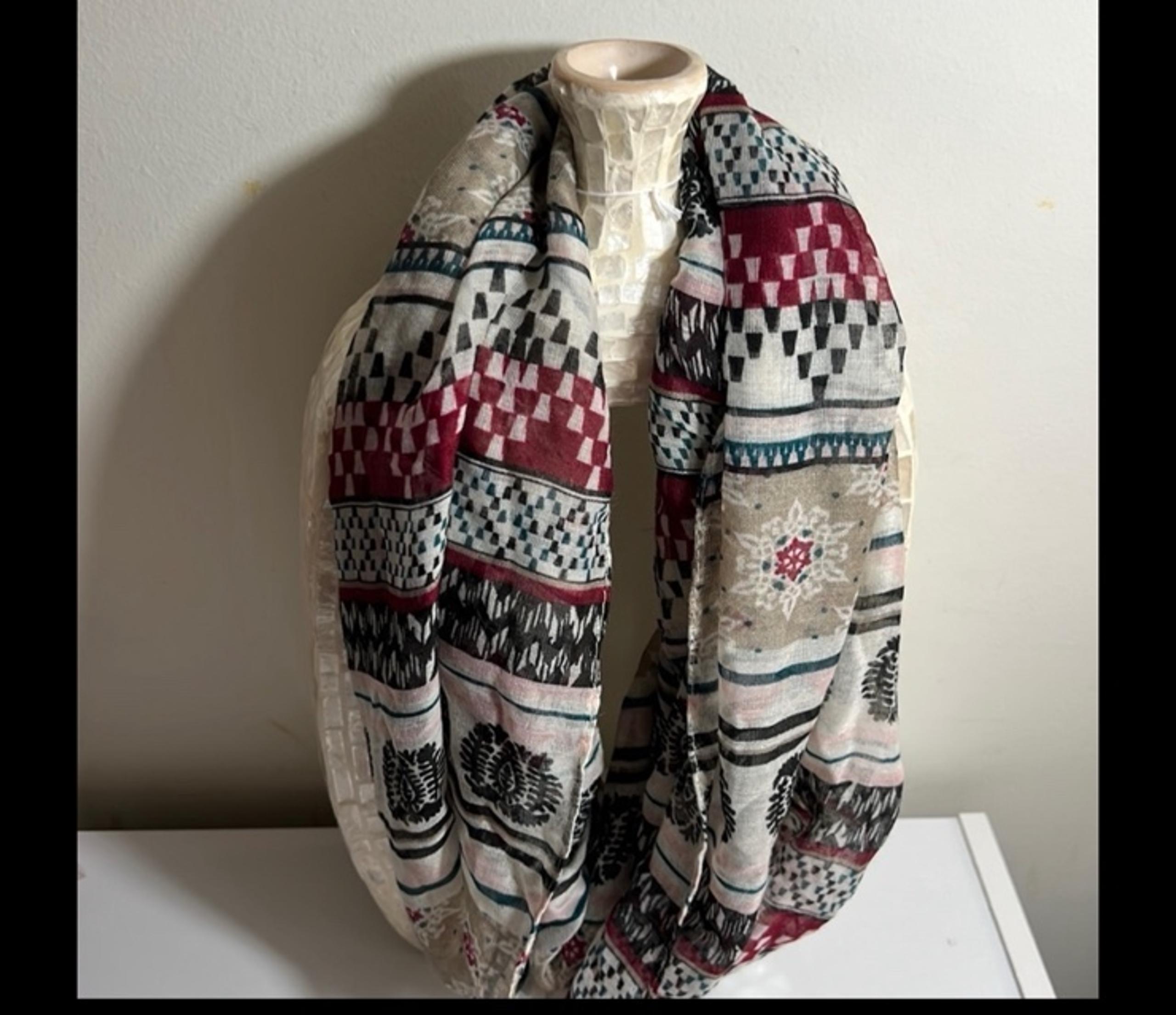 Preowned Charlotte Russe Women Wrap Scarf