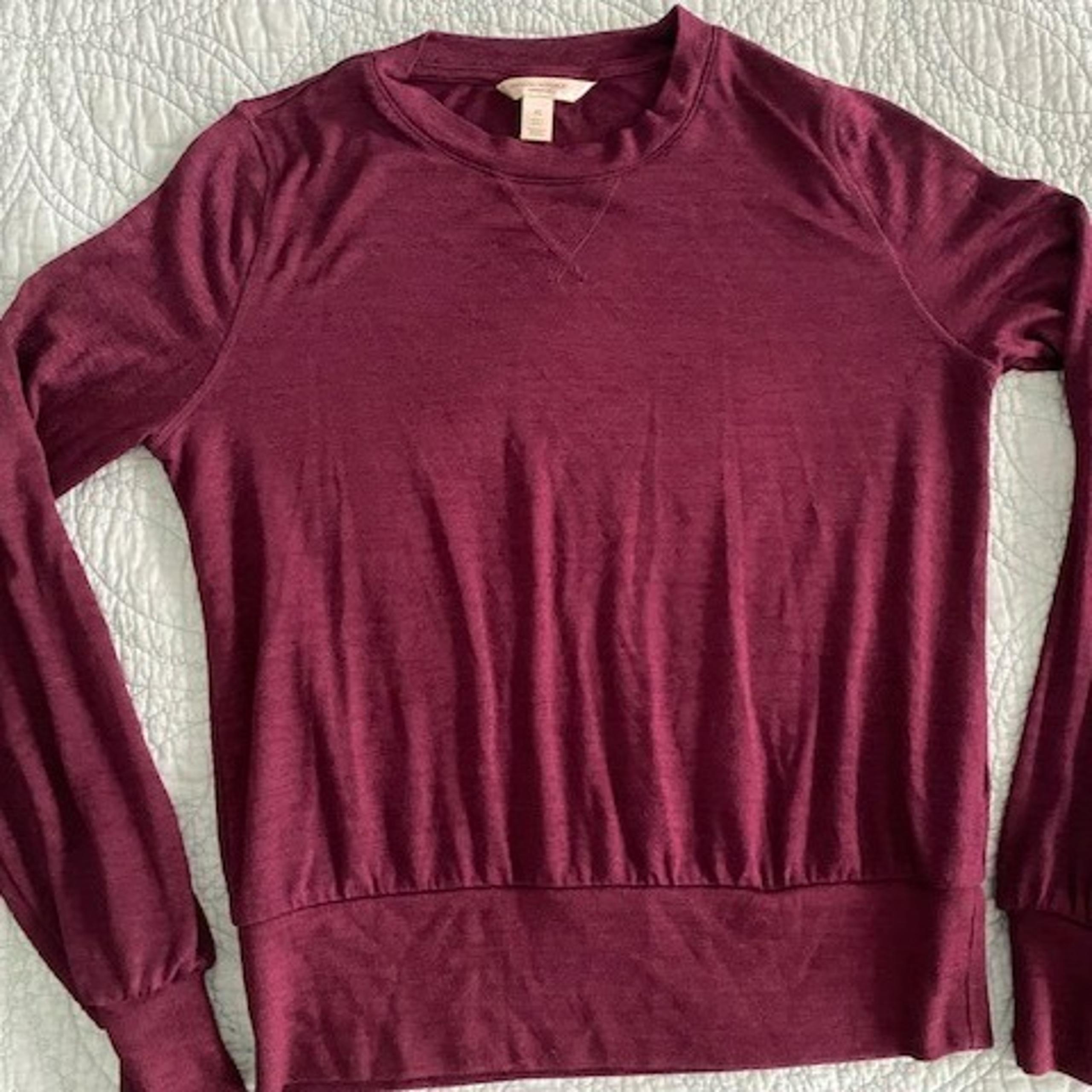 Banana Republic Luxespun top, burgundy color,  Women, Size XS