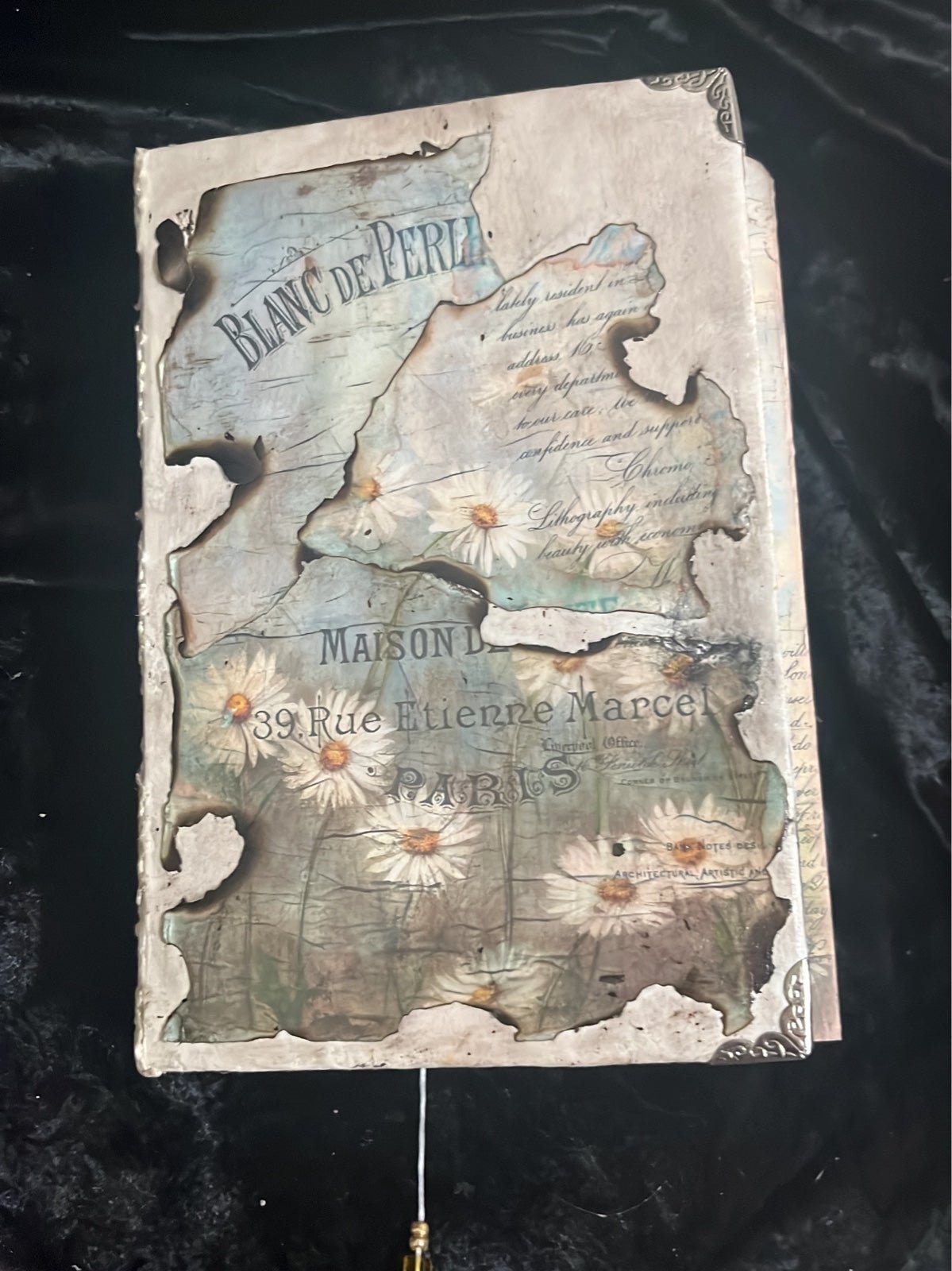 Junk journal handmade daisy’s corner protectors