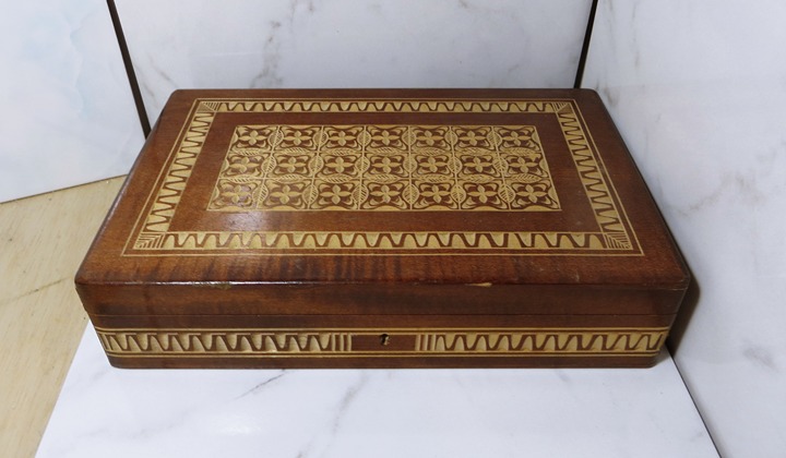 Amazing Hand Crafted Carved Large Poland Import Linden Wood Box w/ Key Lock