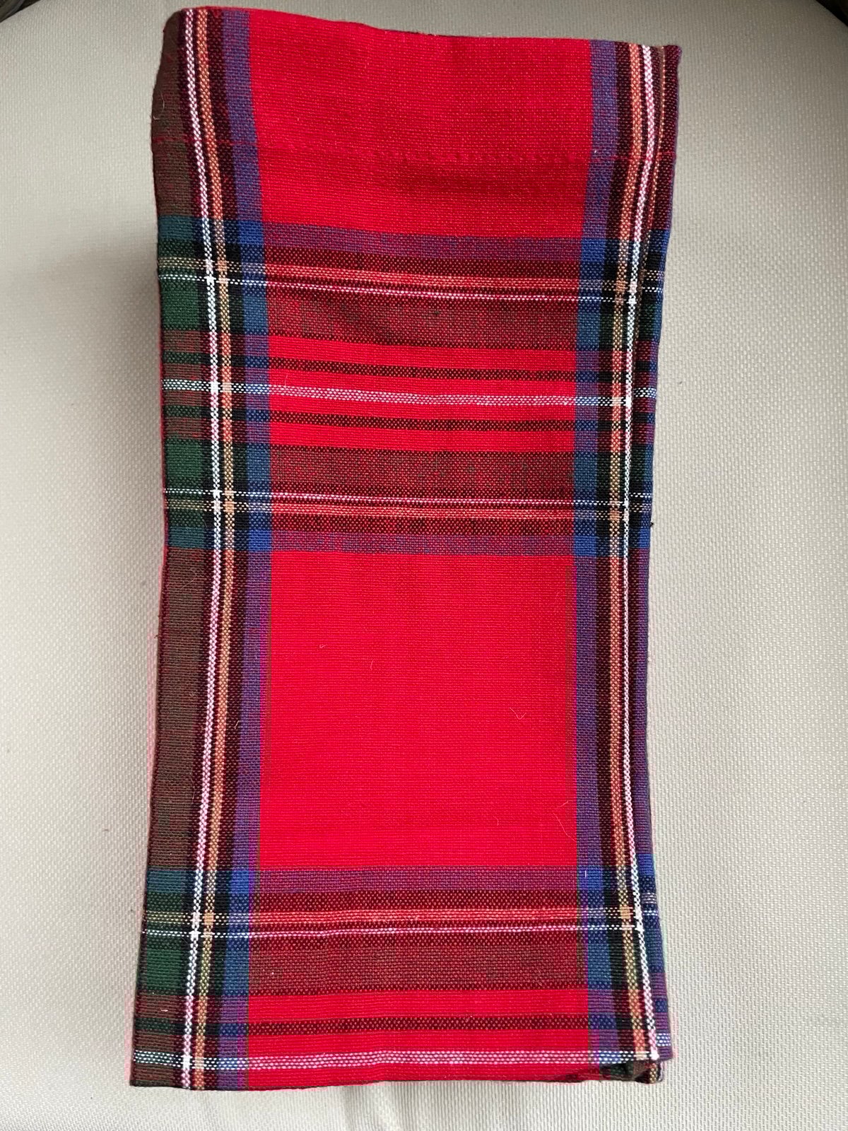 8 NWOT Sur Le Table Royal Stewart tartan plaid napkins