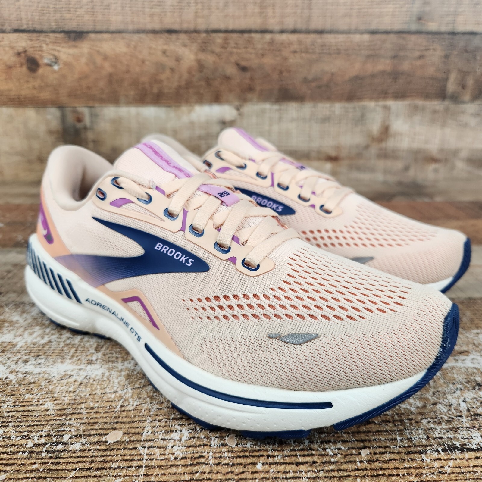Brooks Adrenaline GTS 23 Womens Sz 8.5 B Coral Athletic Running Walk Gym Sneaker