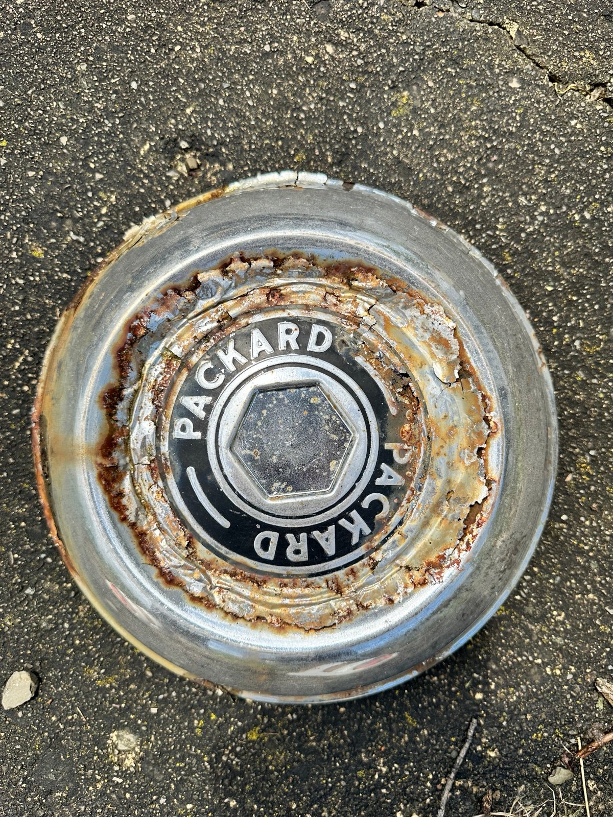 Packard Hub Cap