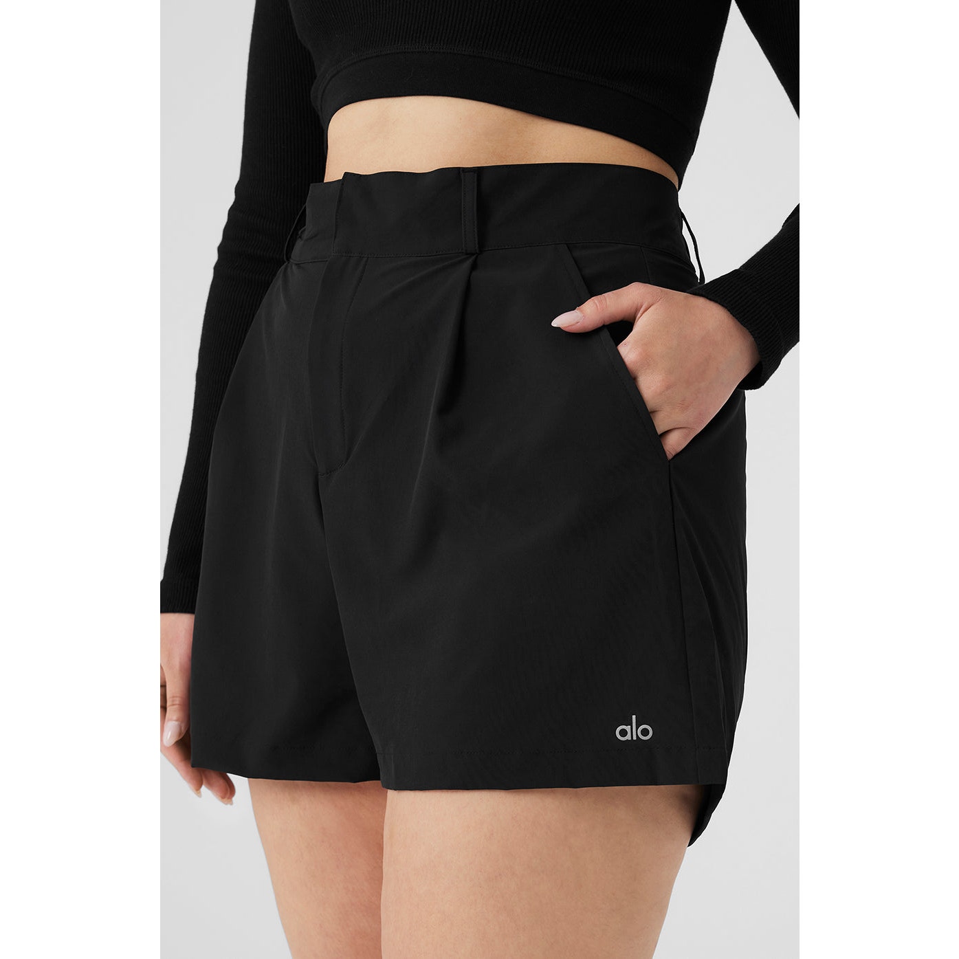 Alo Yoga Women's Black High-Waist Status Trouser Short with Pockets Size Large