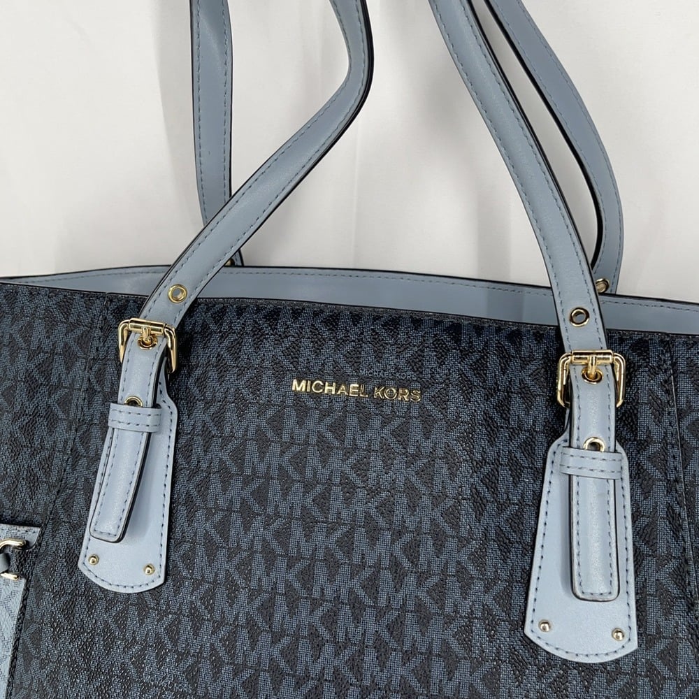 michael kors voyager blue