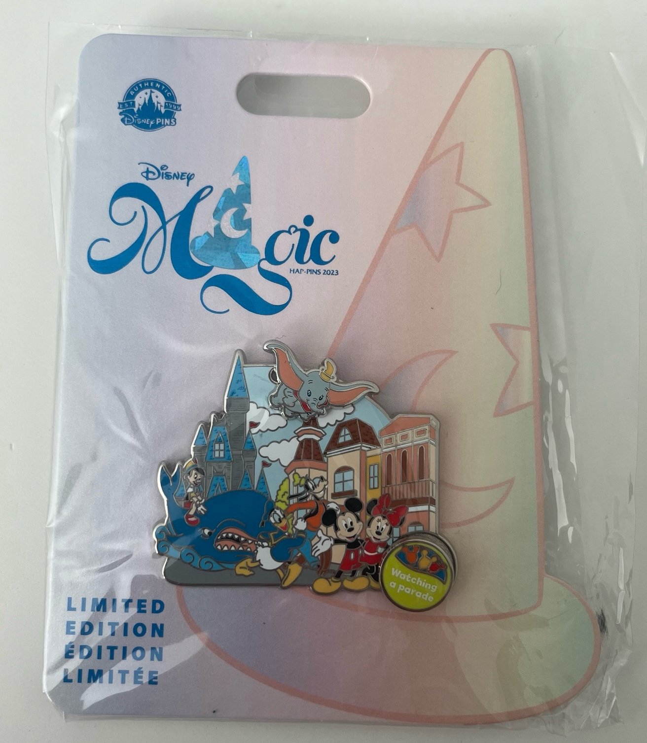 Magic Hap-Pins Watching a Parade LE 500 Pin