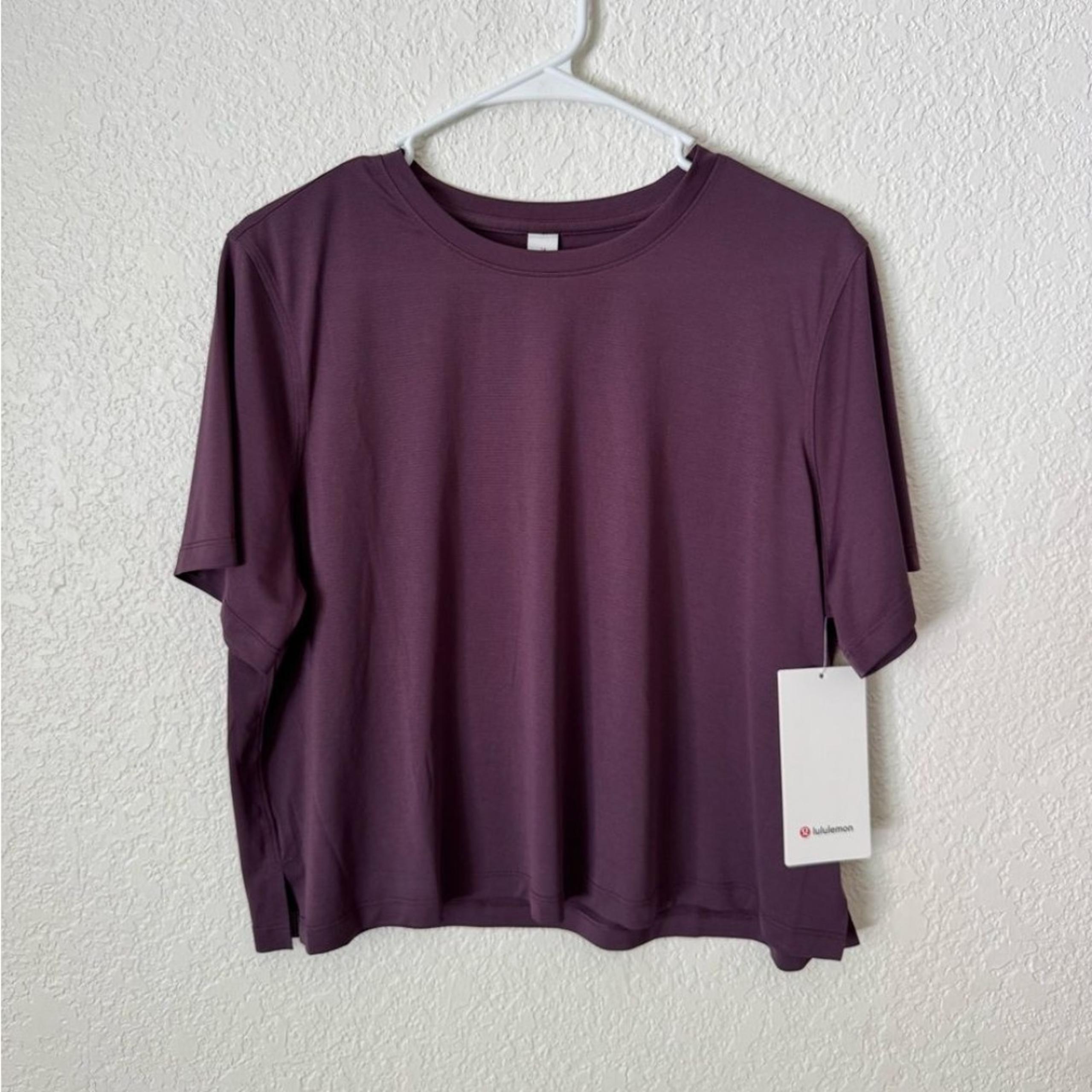 NWT Lululemon Athletic T Shirt - Size 14