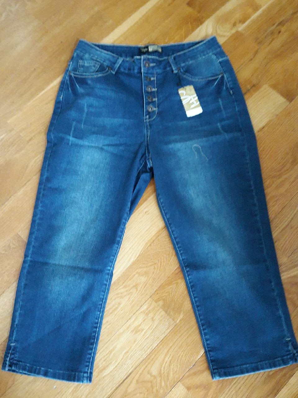 Suzanne Betro Jean Capris