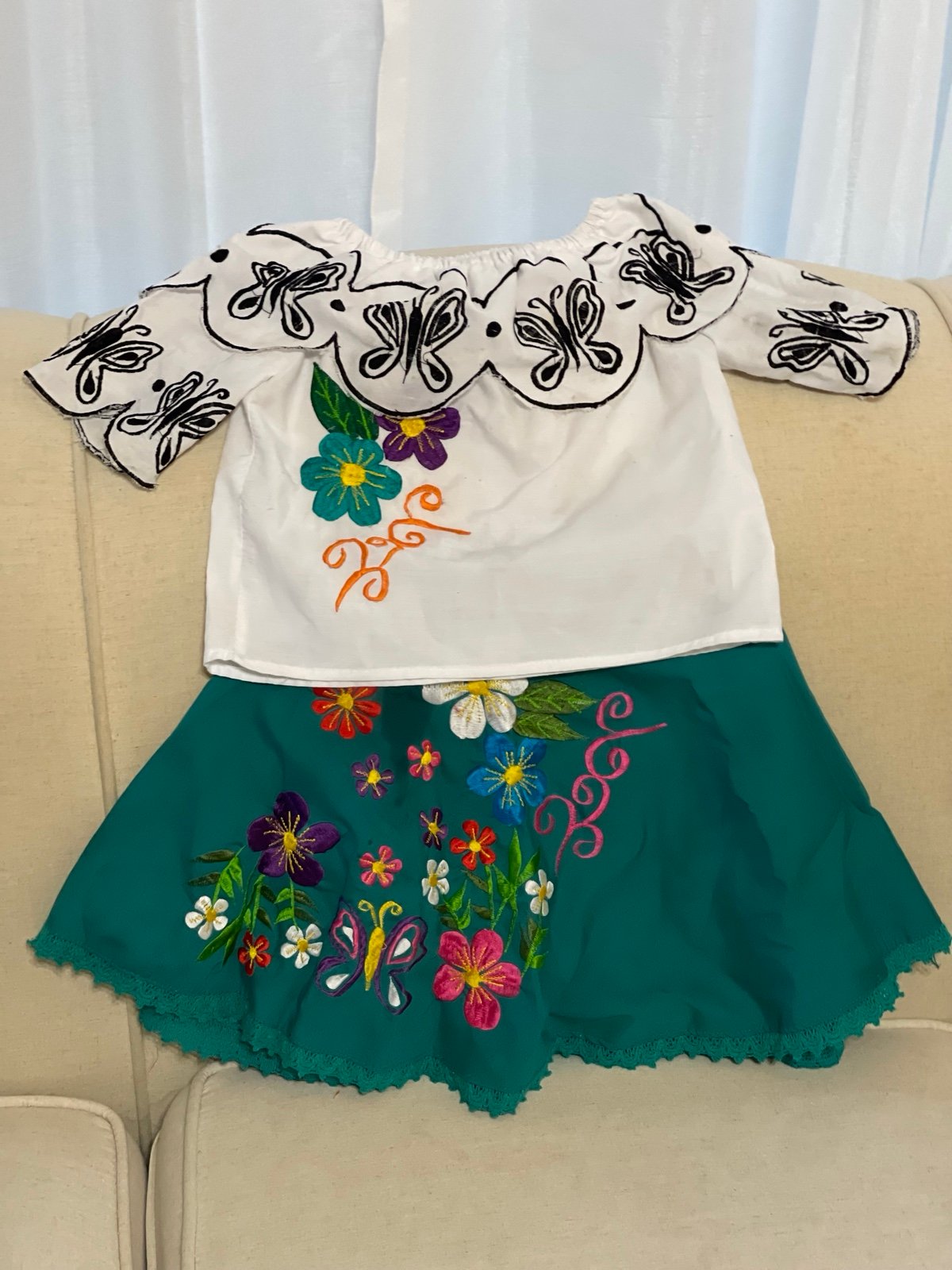 Encanto mirabel costume