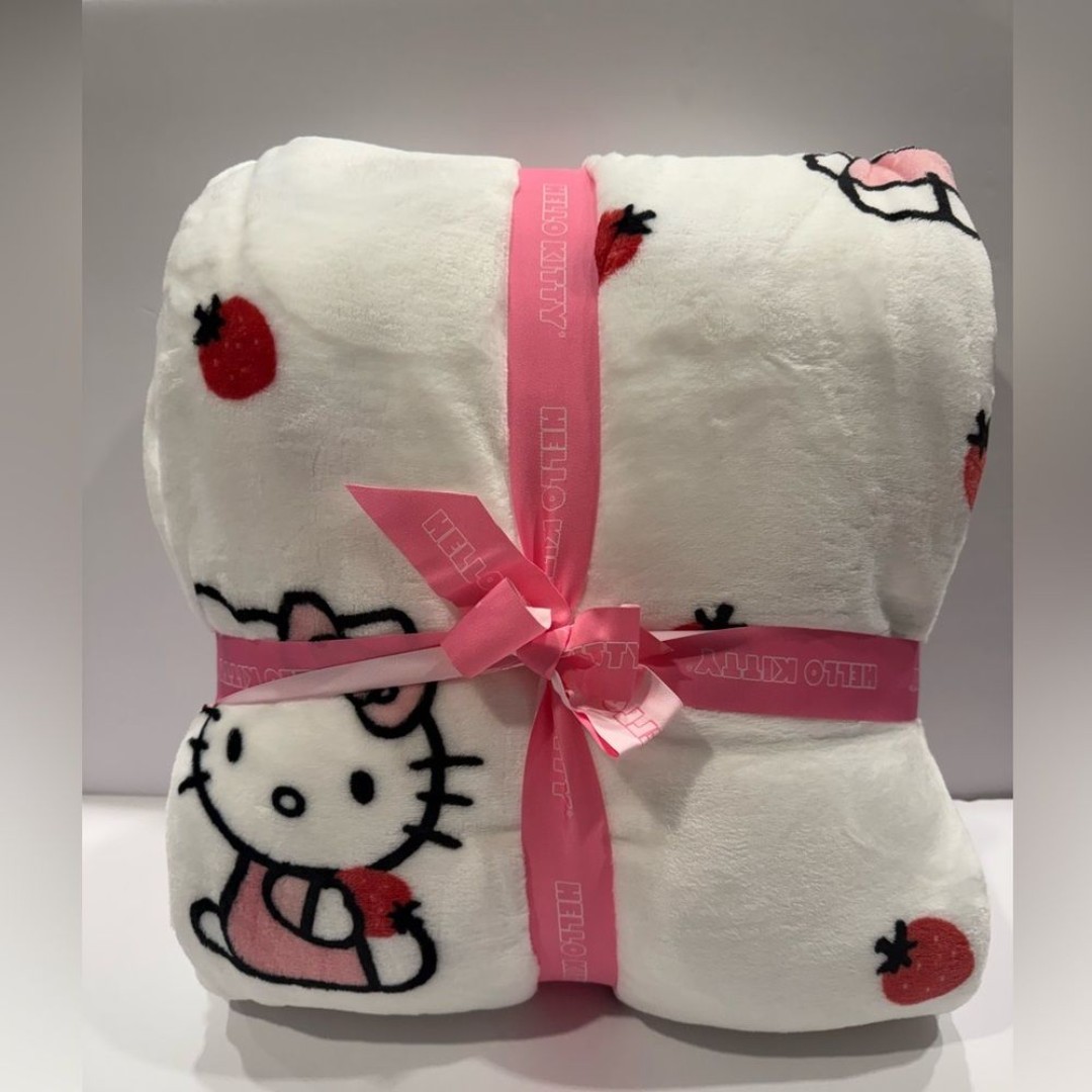 Hello Kitty Plush Blanket Full / Queen 90 x 90 NWT