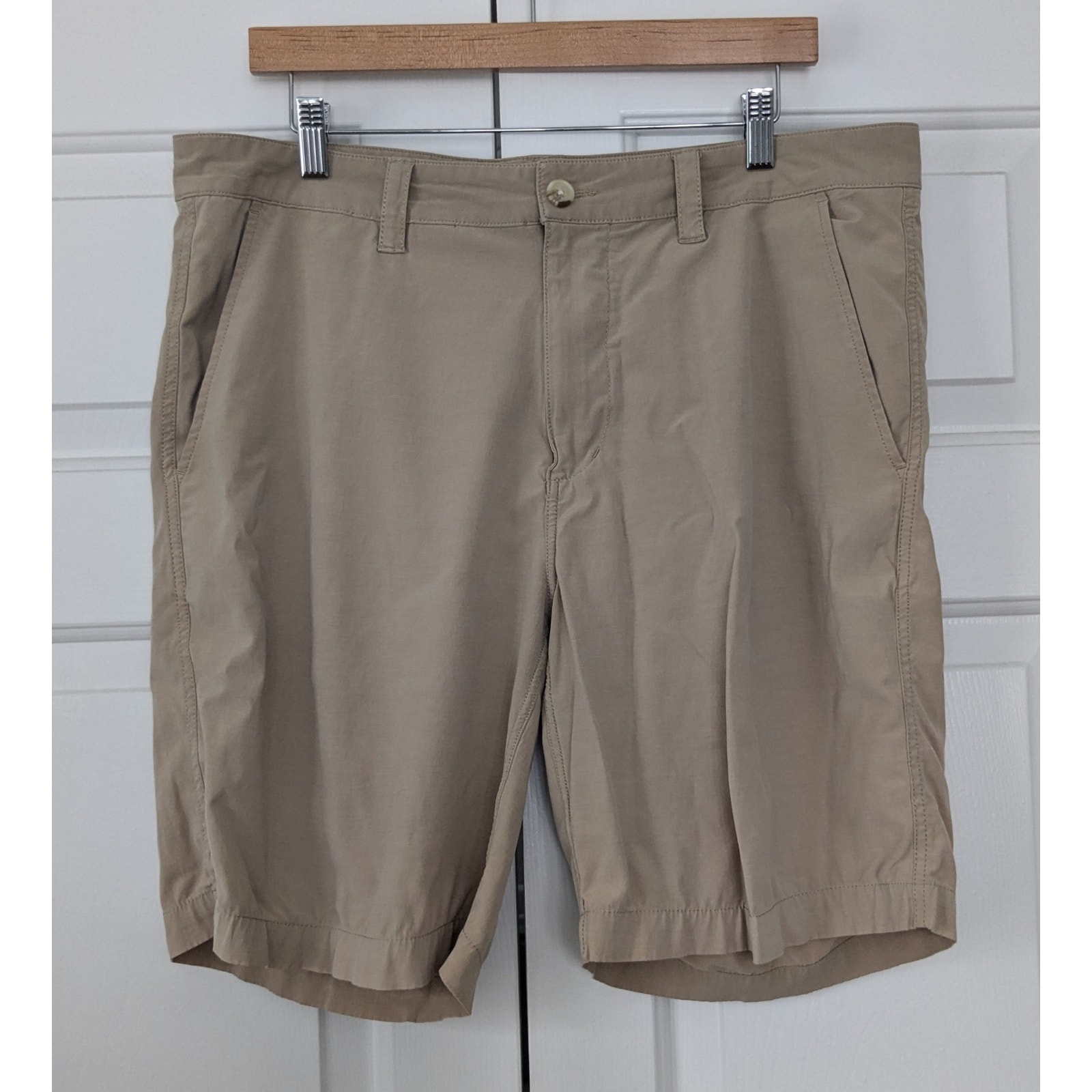 Southern Tide Khaki Quick Dry Performance Shorts
