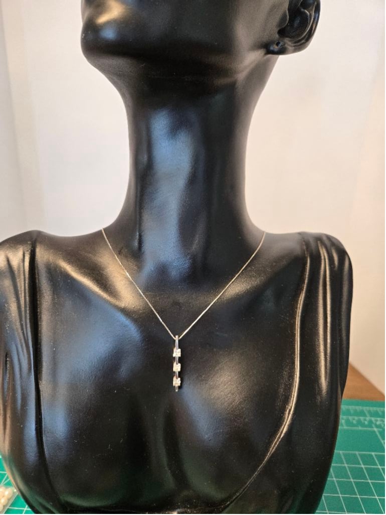 Necklace 14k white gold