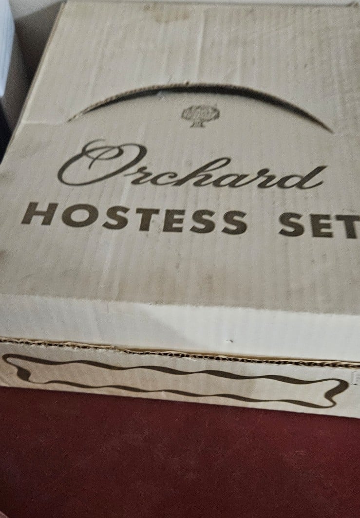 Orchard Hostess glassware set