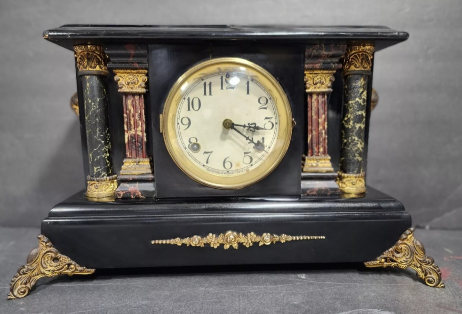 ANTIQUE VICTORIAN 1880 - 1900 BLACK GOLD MARBLE WATERBURY MANTLE CLOCK - WORKING