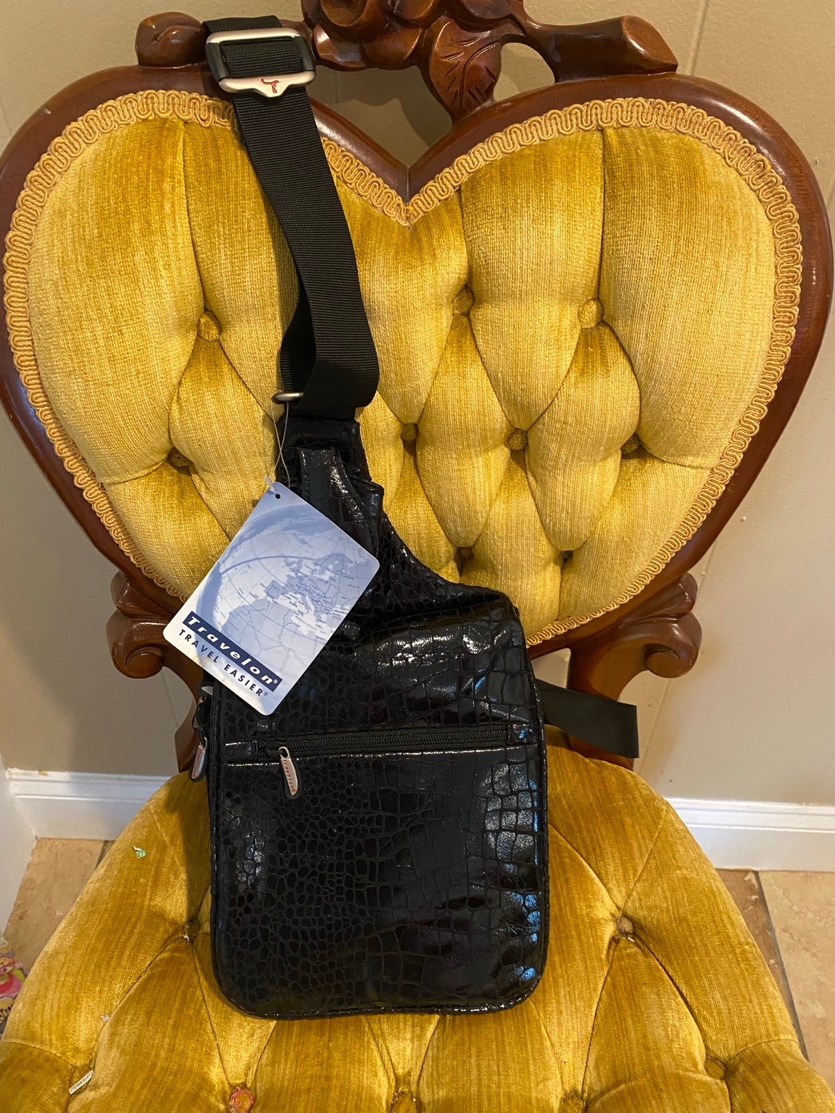 NWT Travelon Crossbody Shoulder Sling Bag Travel Organizer Purse