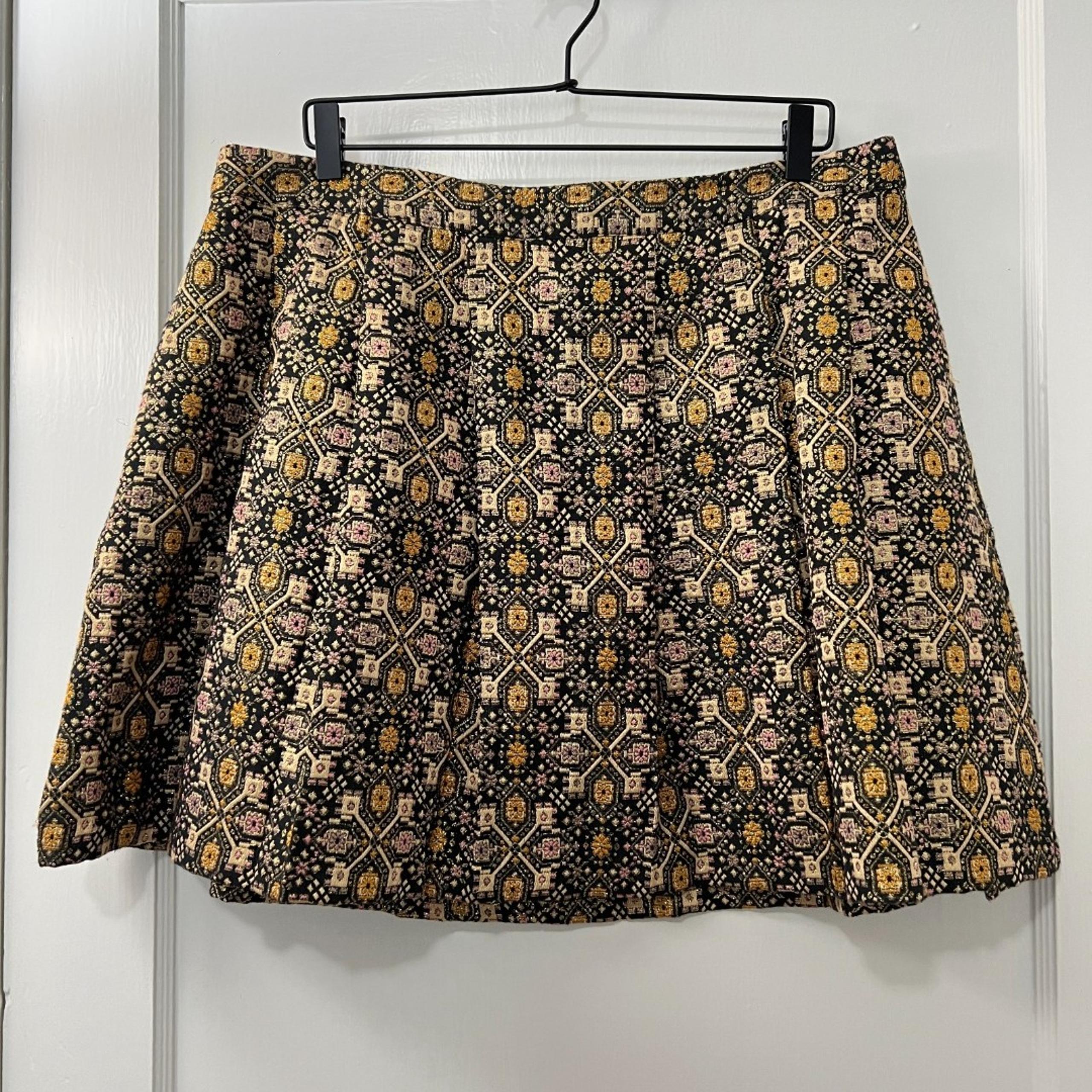 Forever 21 Women's Plus Size Pleated Skirt Black Gold Pink Metallic Size 14