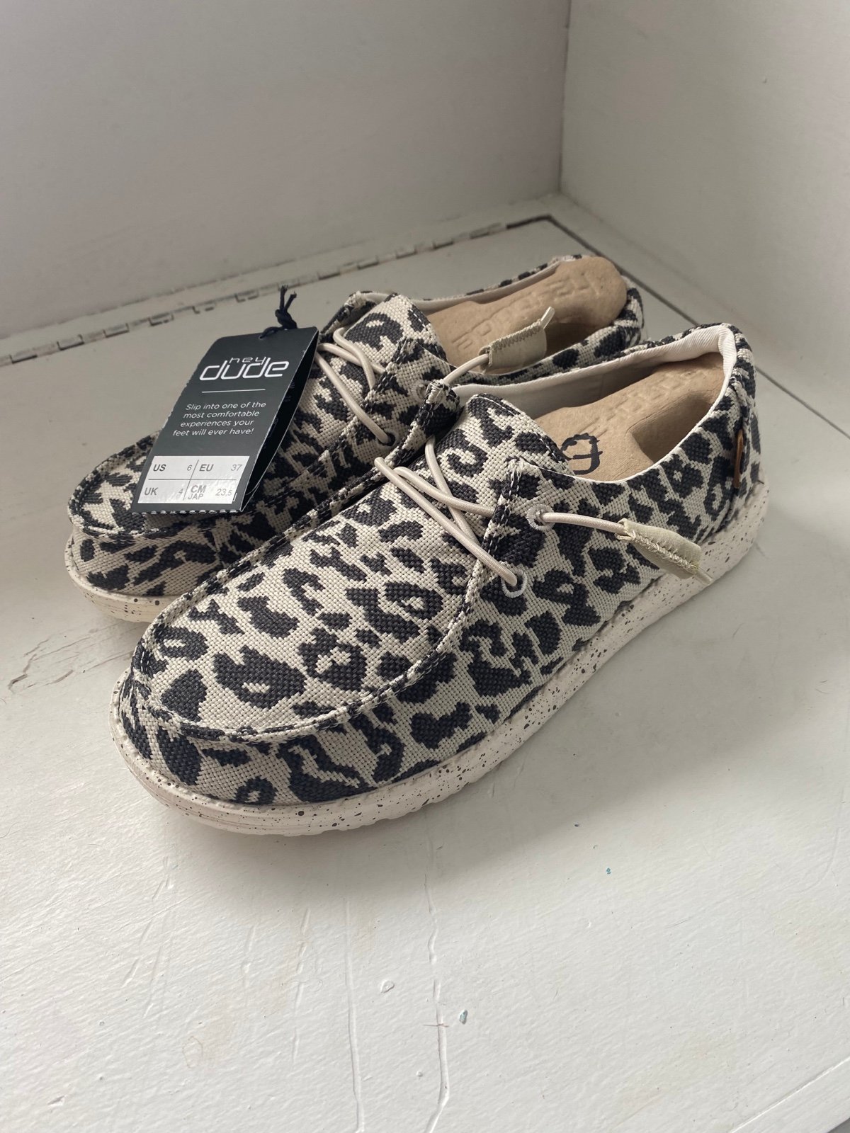 Cheetah print Hey Dudes women’s size 6 NWT