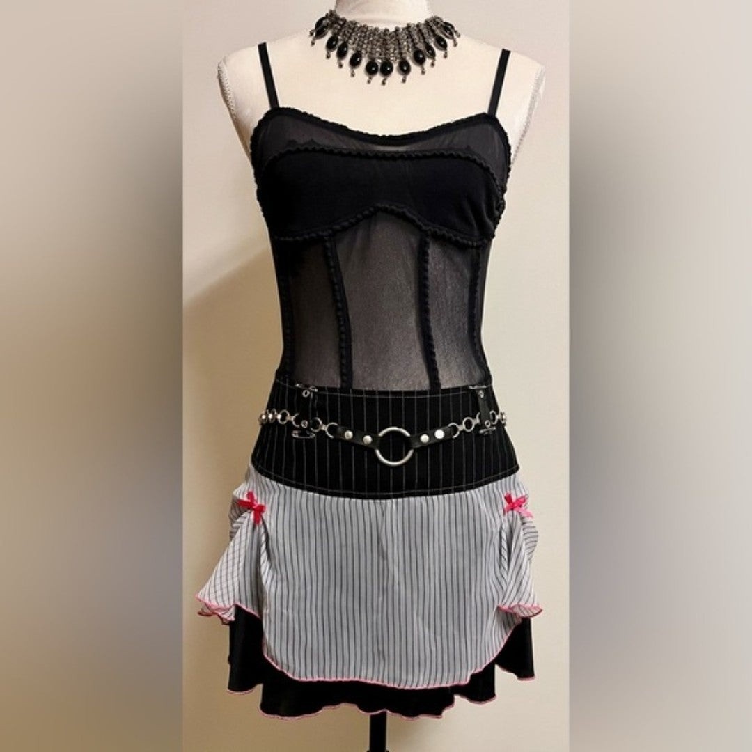 Vintage Y2K Serious Skirt Black with Sheer Top Layer and Pink Bow Details SZ L