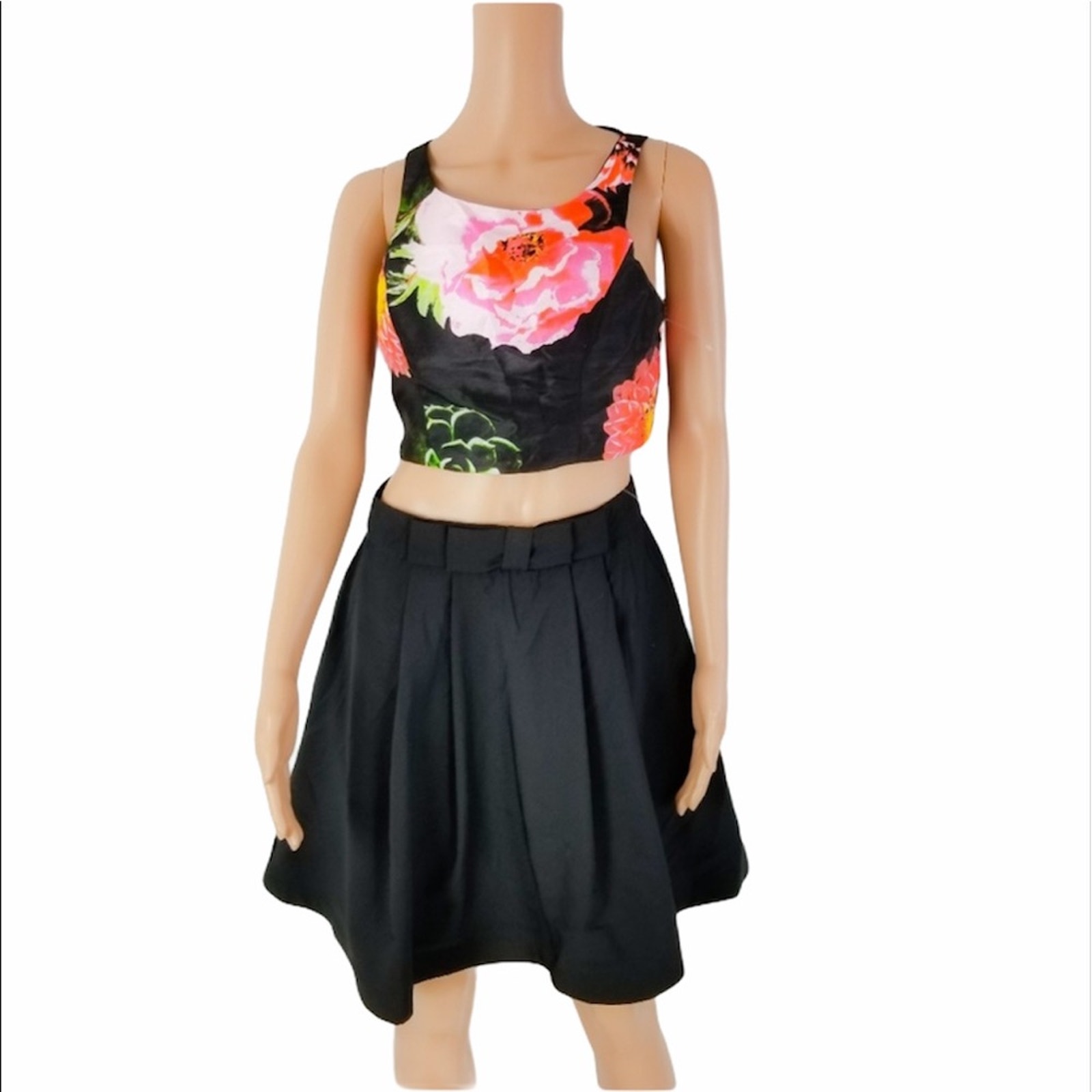 New Sequin Hearts Black 2 Pc Floral Cropped Sleeveless Top & Scuba Skirt Set 7