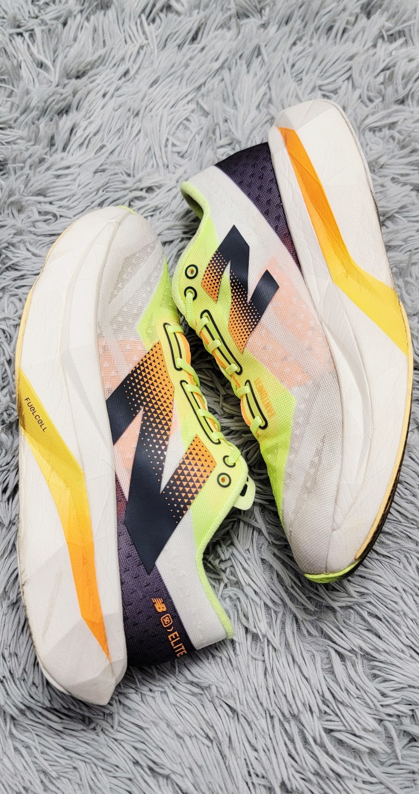 Size 10.5 Women’s New Balance FuelCell SuperComp Elite v4 White Lime Mango.