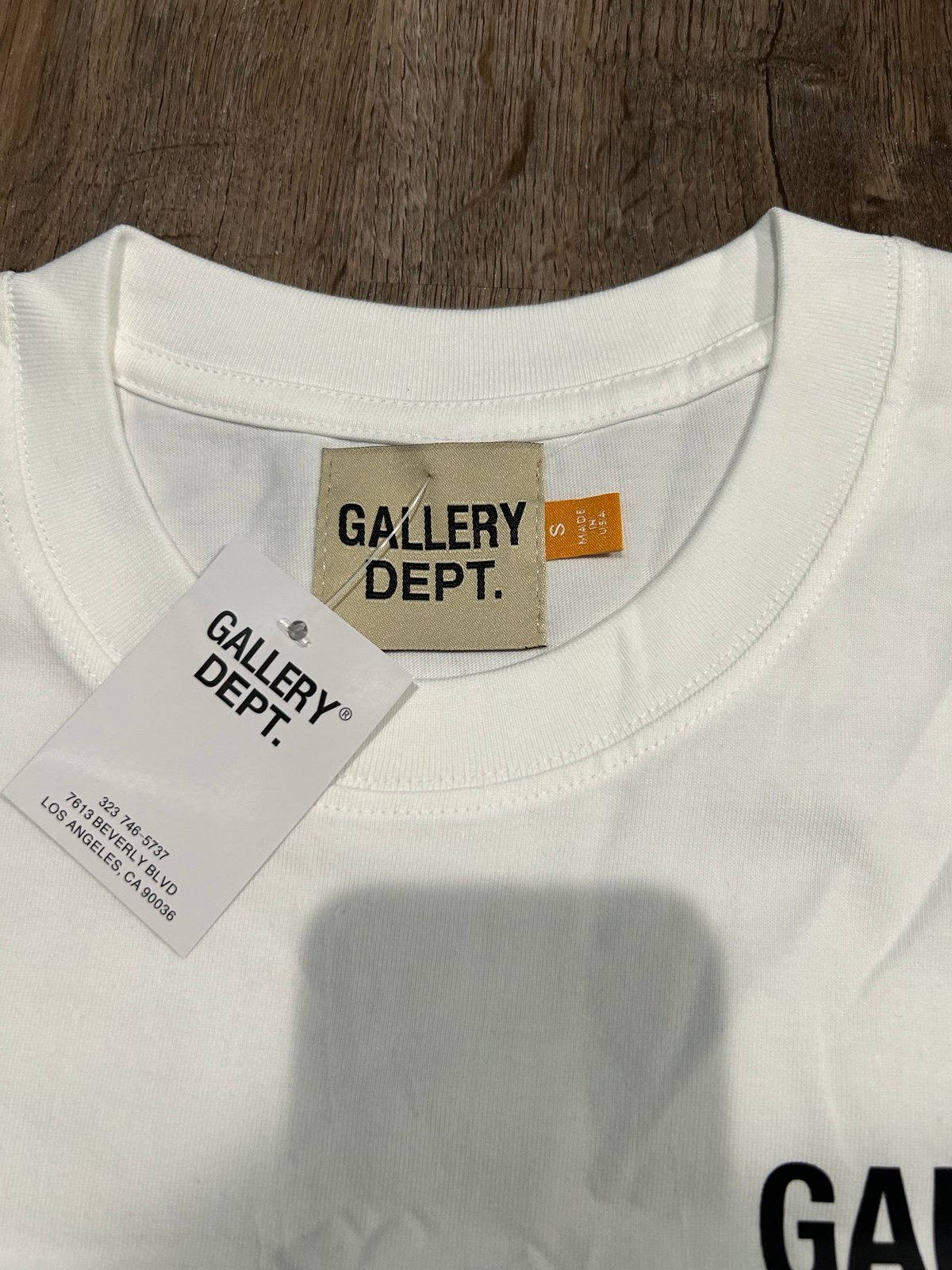 送料関税込【GALLERY DEPT.】サプライTシャツ GALLERY DEPT. Souvenir T-Shirt (White)