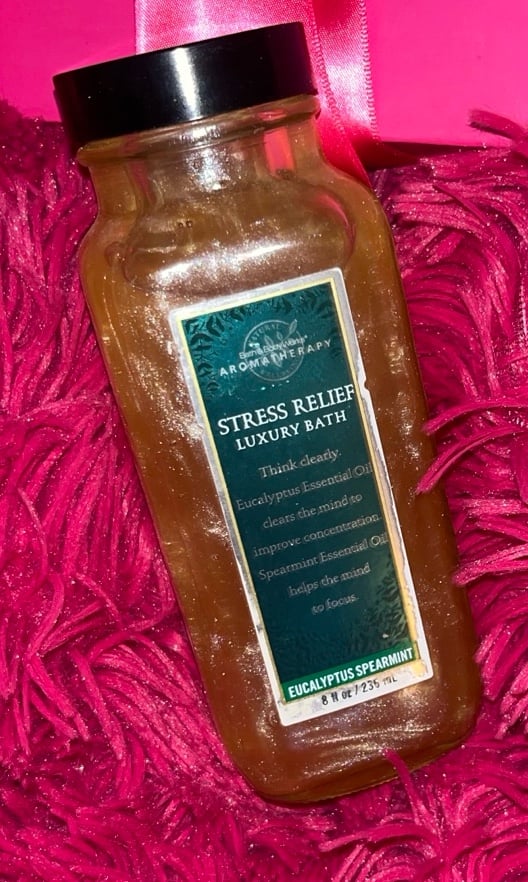 Bath &Body Works Aromatherapy Stress Relief Eucalyptus Spearmint Luxury Bath 8oz