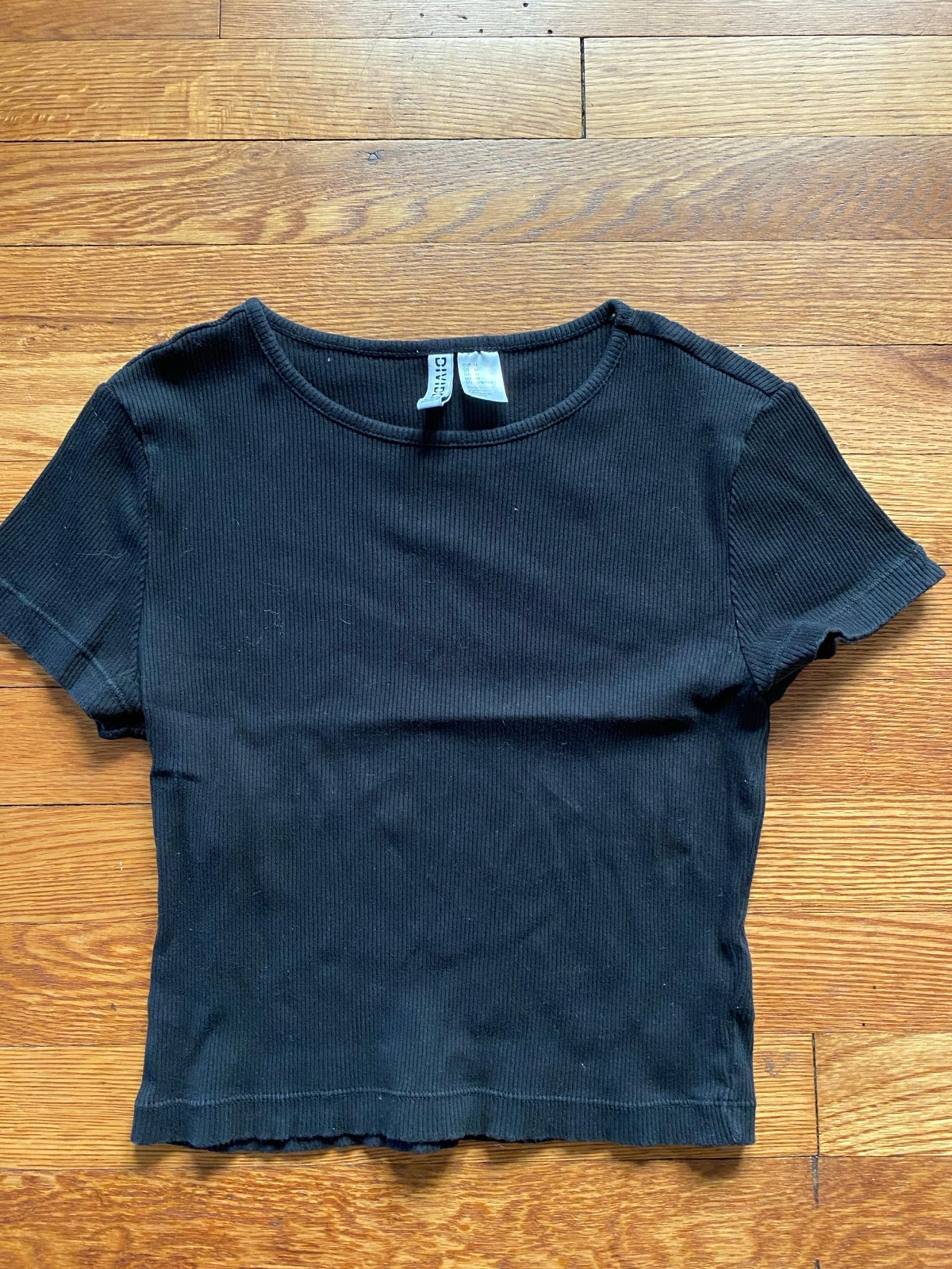 Womens H&M Basics Divided Black Shirt