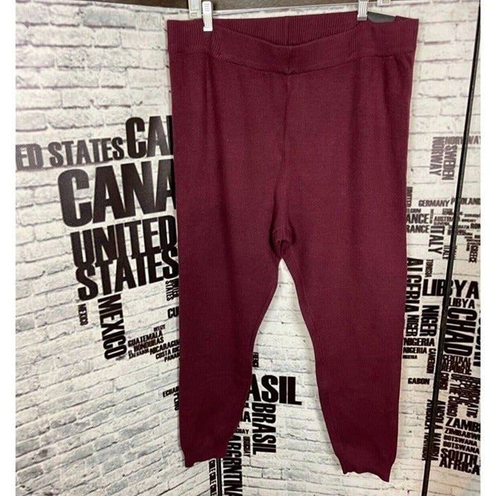 Torrid Plus 4 Majenta Ribbed Waistband Tapered Leg Sweater Leggings
