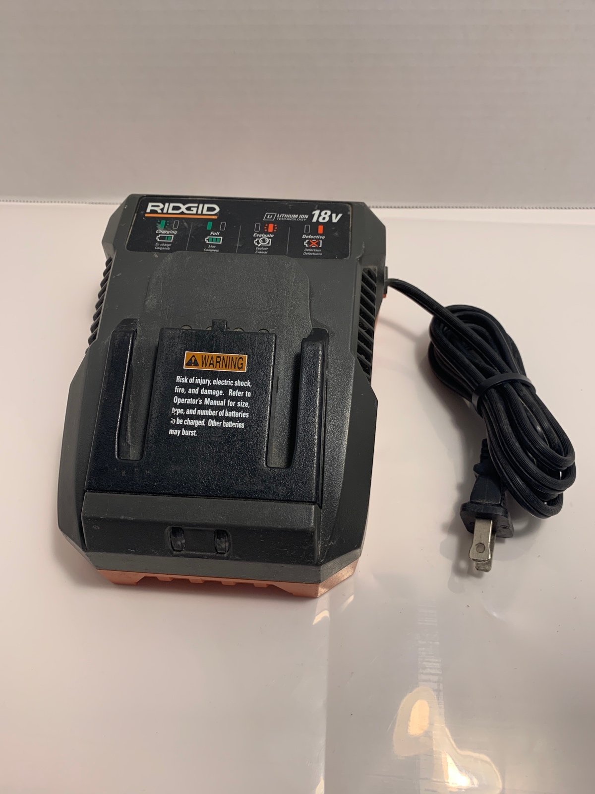 Ridgid Lithium Ion 18v Battery Charger R86092 OEM Good Condition Tested Works!